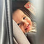 Andréas a rejoint le concours — aidez-le/la à gagner de superbes lots ! baby, baby_clothing, car, car_seat, child, child_seat, closeup, cute, face, happy, infancy, infant, joy, portrait, safety, seat, seatbelt, smiling, travel, young_child