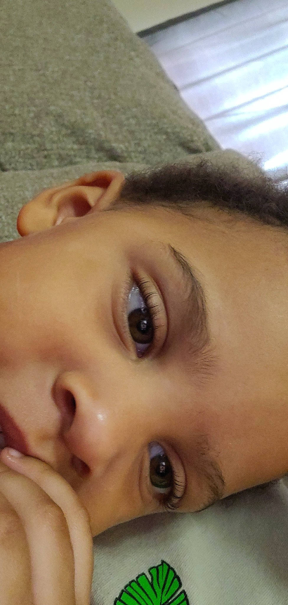 Tahj is registered to the contest to win money with this photo: cheek, chin, eye, eyebrow, eyelash, face, facial_expression, forehead, glasses, hair, hairstyle, hand, head, lip, mouth, muscle, nose, organ, person, skin