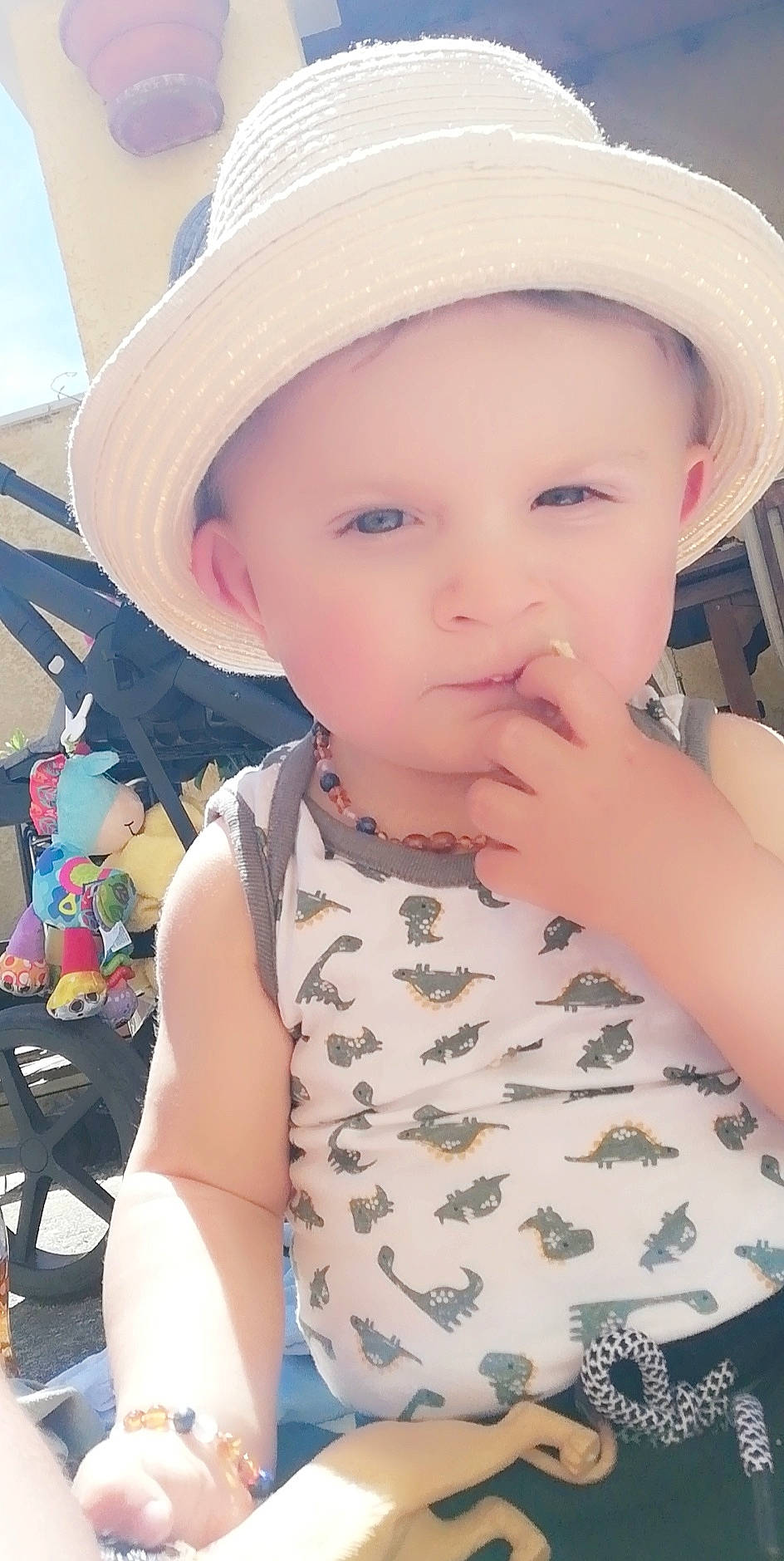 Marvyn participe au concours pour gagner de l'argent avec cette photo : baby_toddler_clothing, cap, cheek, chin, eyebrow, eyelash, facial_expression, hairstyle, happy, headwear, human, iris, lip, mammal, mouth, neck, nose, person, photograph, skin