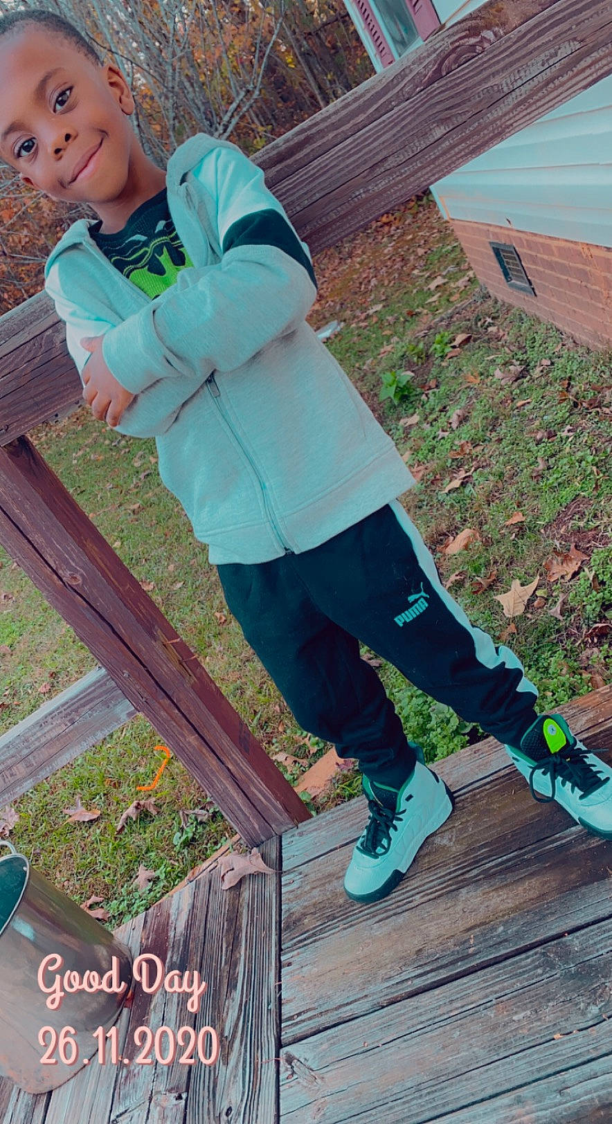 Kamydre joined the competition — help win amazing prizes! denim, electric_blue, fashion, grass, green, human_leg, joint, joy, knee, leg, leisure, person, pink, plant, sleeve, sportswear, standing, sunglasses, textile, thigh