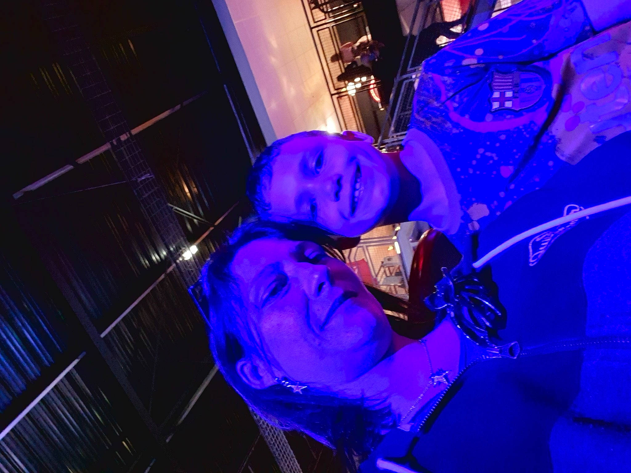 Nathan a rejoint le concours — aidez-le/la à gagner de superbes lots ! blue, cobalt_blue, electric_blue, flower, joy, light, person, plant, purple, violet