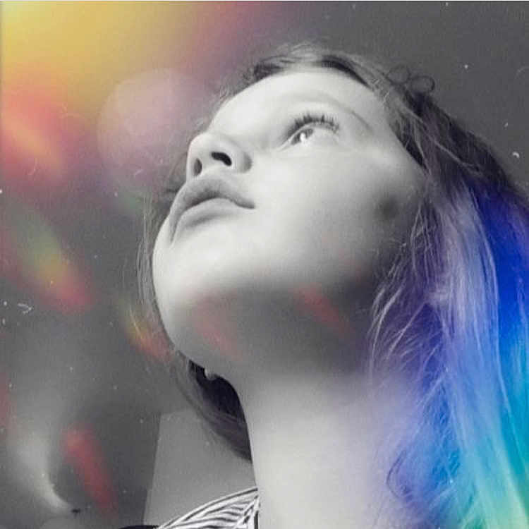 Erika participe au concours pour gagner de l'argent avec cette photo : art, black_hair, cg_artwork, electric_blue, eyebrow, eyelash, flash_photography, happy, jaw, lip, monochrome_photography, people_in_nature, photo_shoot, plant, portrait, portrait_photography, visual_arts