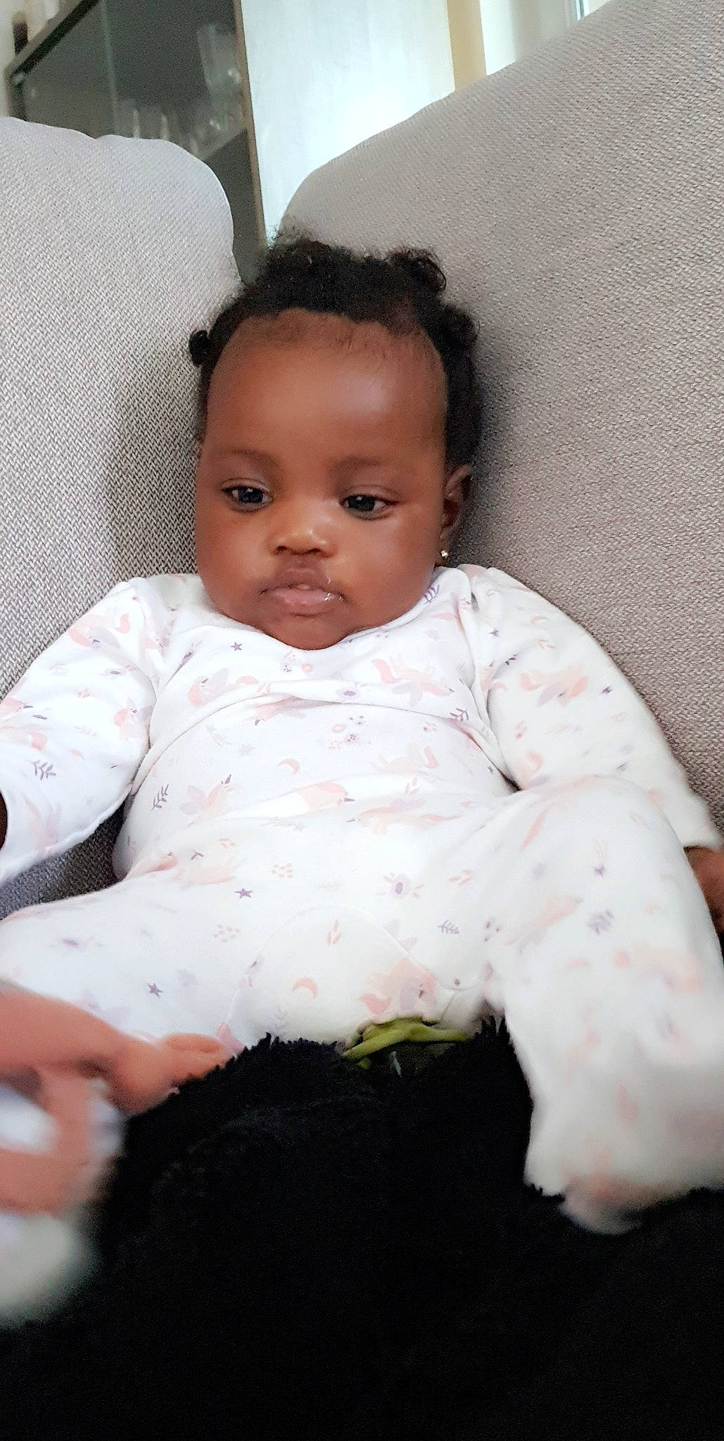 Mia a rejoint le concours — aidez-le/la à gagner de superbes lots ! arm, baby, baby_toddler_clothing, cheek, child, head, person, skin, sleeve, toddler