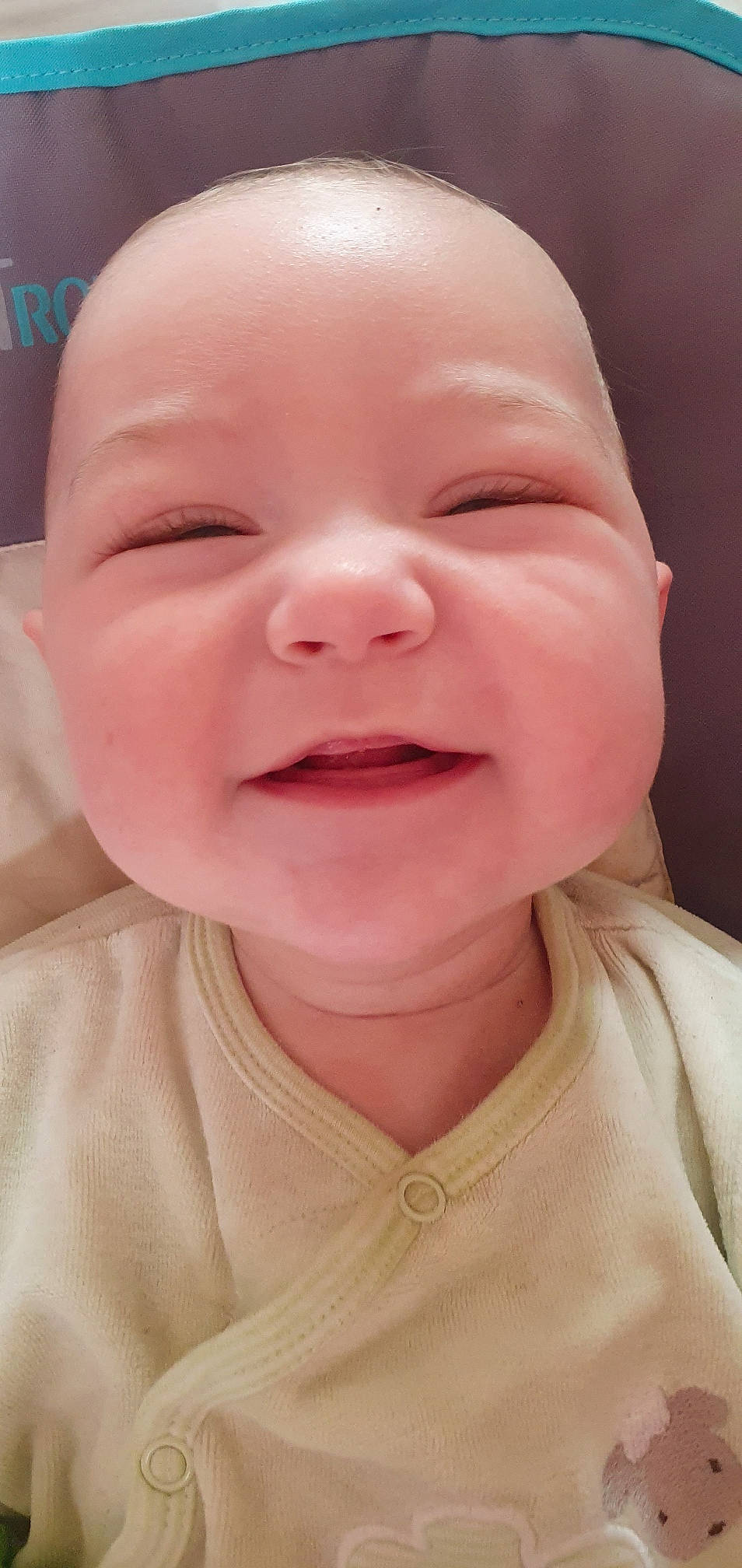 Ecko a rejoint le concours — aidez-le/la à gagner de superbes lots ! baby, baby_toddler_clothing, cheek, child, comfort, eye, eyebrow, eyelash, happy, head, iris, jaw, lip, magenta, mouth, nose, person, pink, skin, smile