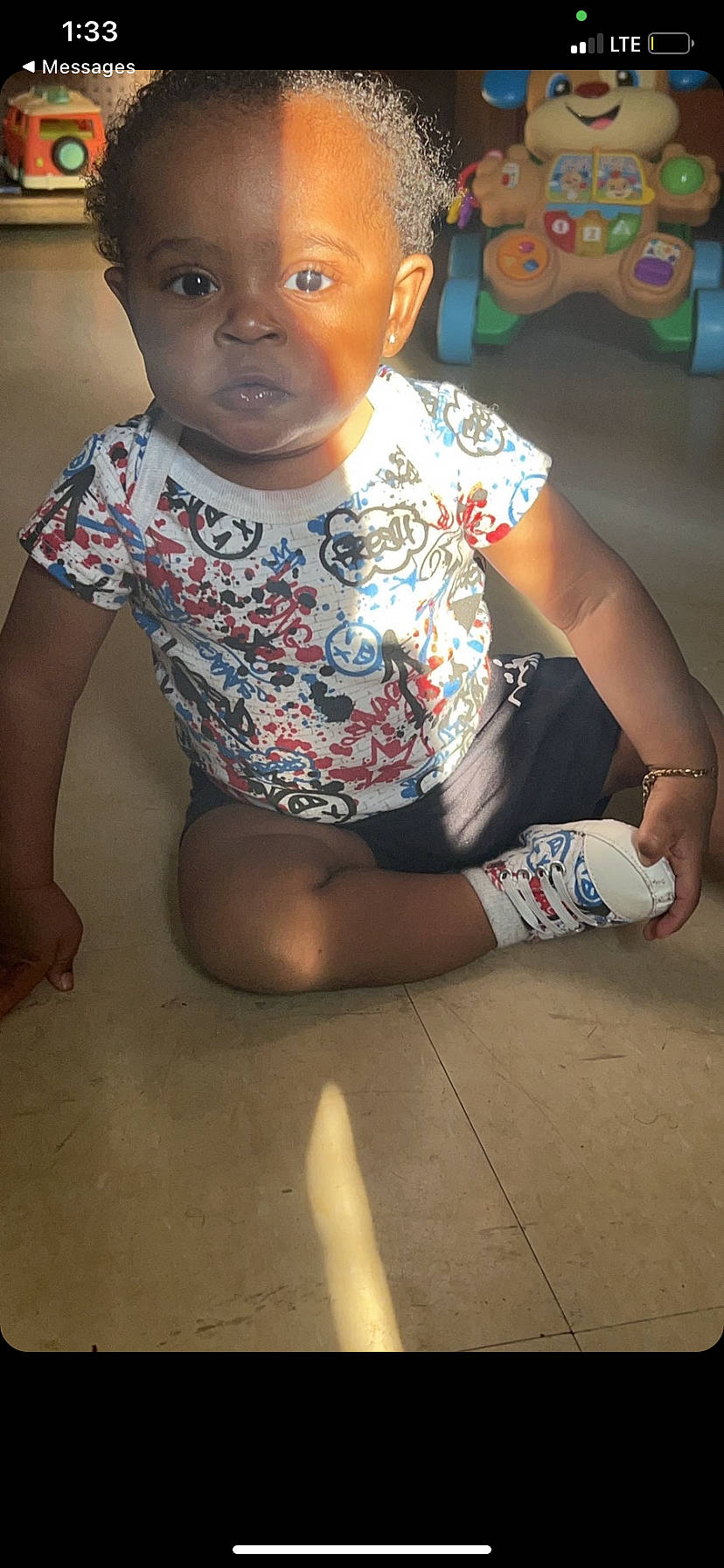 Yasiree is registered to the contest to win money with this photo: arm, cheek, chest, child, elbow, finger, flash_photography, flooring, fun, happy, head, human_leg, joint, knee, leg, mouth, person, t_shirt, thigh, toddler