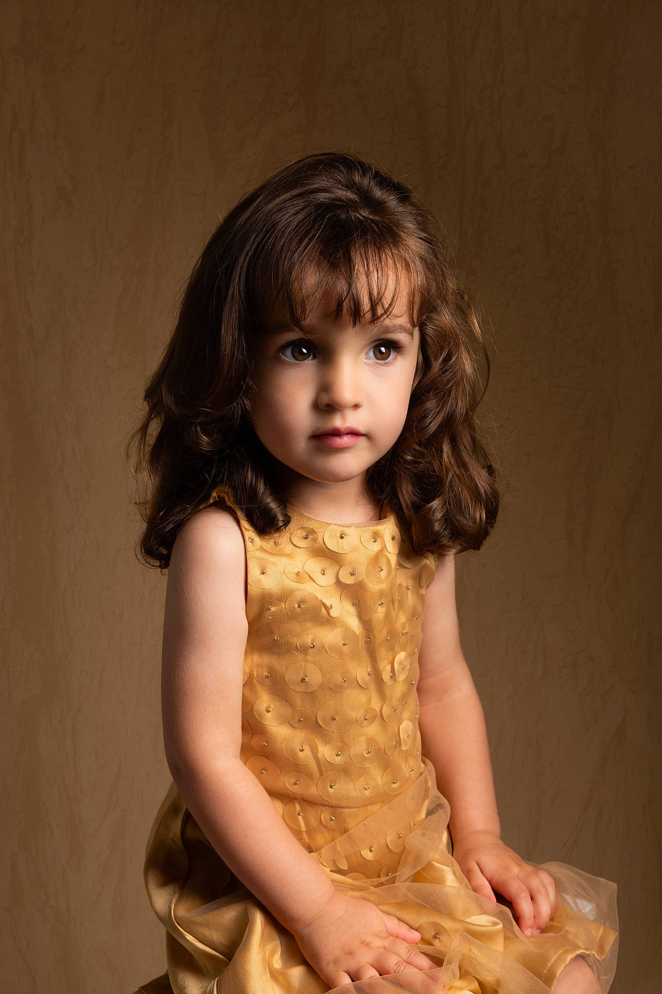 Livia a rejoint le concours — aidez-le/la à gagner de superbes lots ! baby_toddler_clothing, bangs, cheek, chin, day_dress, dress, eye, eyelash, face, flash_photography, head, human_body, iris, lip, neck, one_piece_garment, person, skin, sleeve, toddler