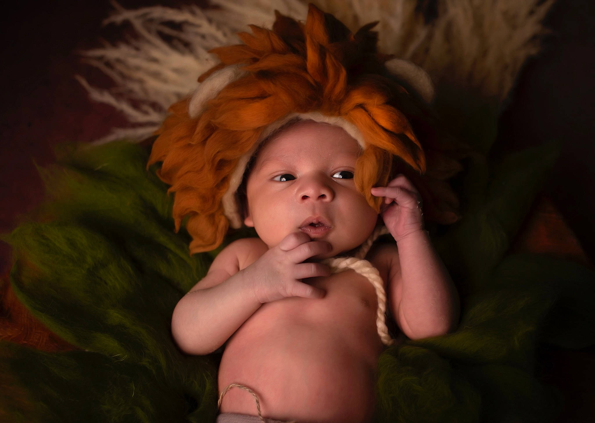 Issa a rejoint le concours — aidez-le/la à gagner de superbes lots ! chest, eye, eyelash, face, flash_photography, gesture, hair, hand, happy, head, human_body, iris, jaw, lip, mouth, muscle, organ, person, plant, smile