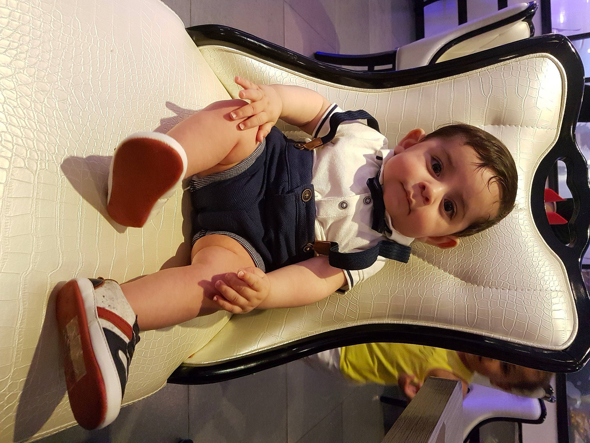 Racim a rejoint le concours — aidez-le/la à gagner de superbes lots ! baby, baby_carriage, baby_products, baby_safety, baby_toddler_clothing, child, comfort, cool, facial_expression, fun, happy, human_leg, knee, leg, mouth, person, shorts, skin, smile, thigh