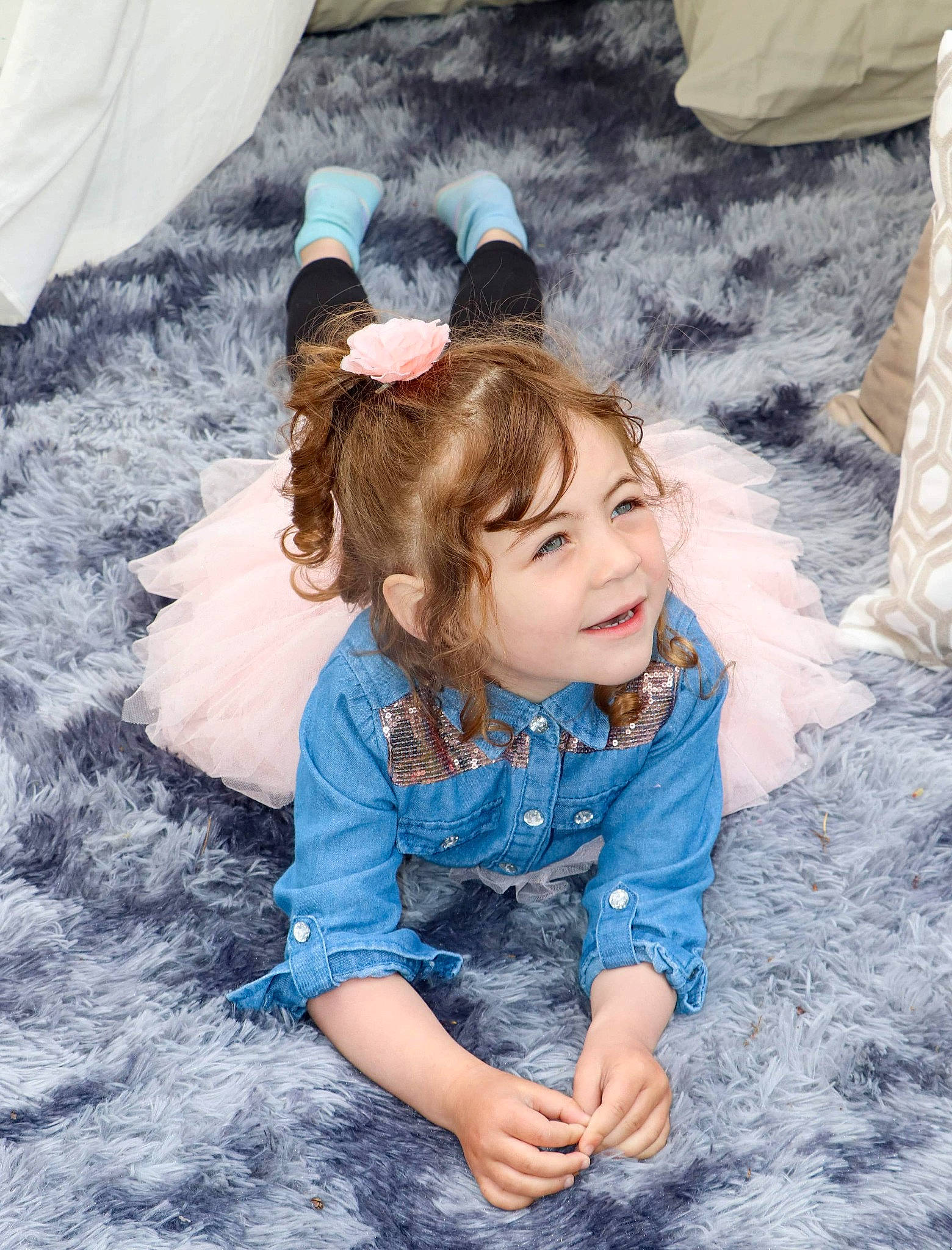 Amé-lyah participe au concours pour gagner de l'argent avec cette photo : azure, blue, child, dress, facial_expression, fashion, freezing, fun, hairstyle, happy, human, interaction, leisure, people_in_nature, person, photograph, pink, recreation, summer, textile