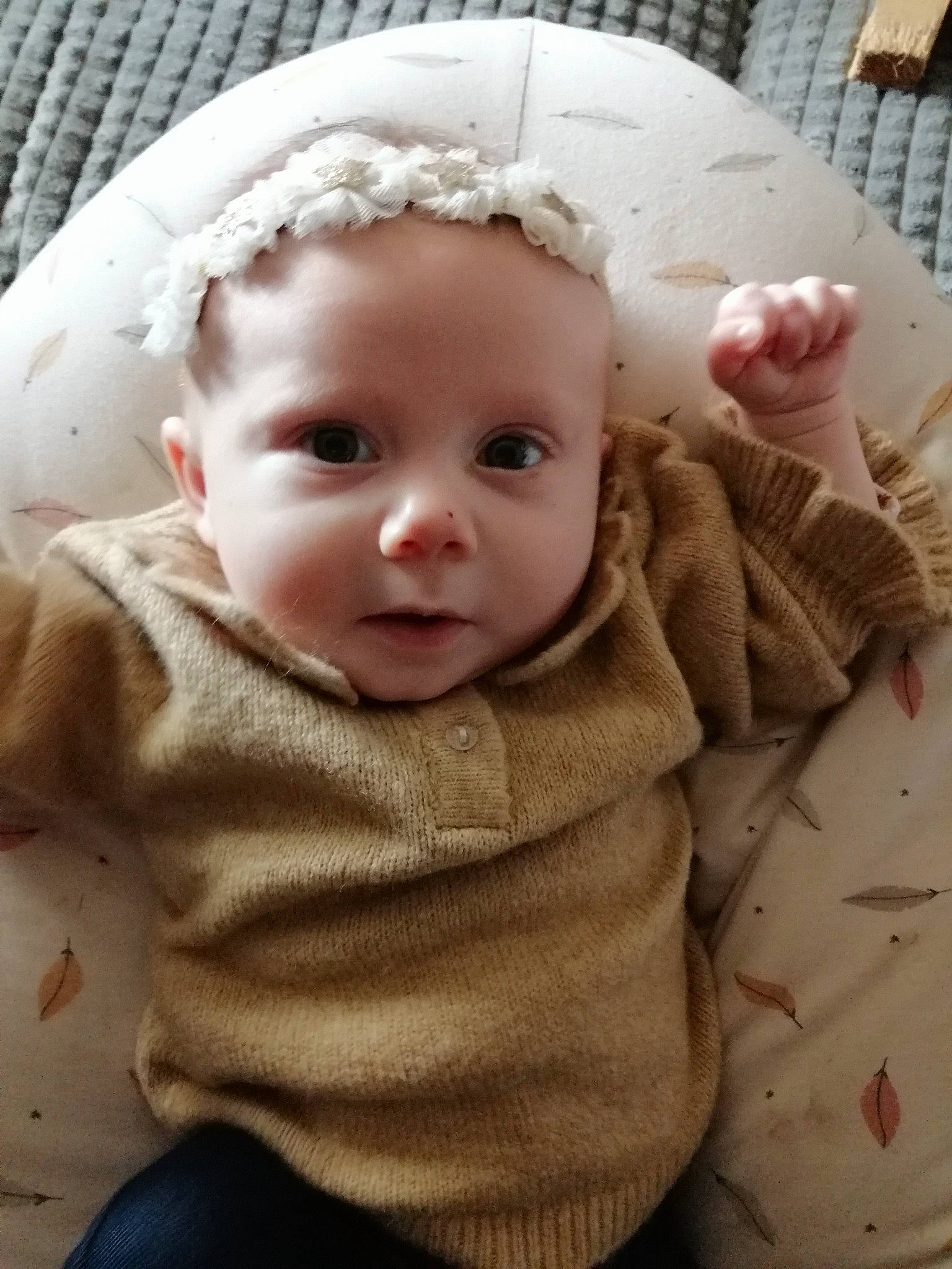 Luna participe au concours pour gagner de l'argent avec cette photo : baby, baby_toddler_clothing, cap, cheek, child, chin, comfort, eye, eyebrow, face, head, iris, lip, mammal, nose, person, skin, sleeve, textile, toddler