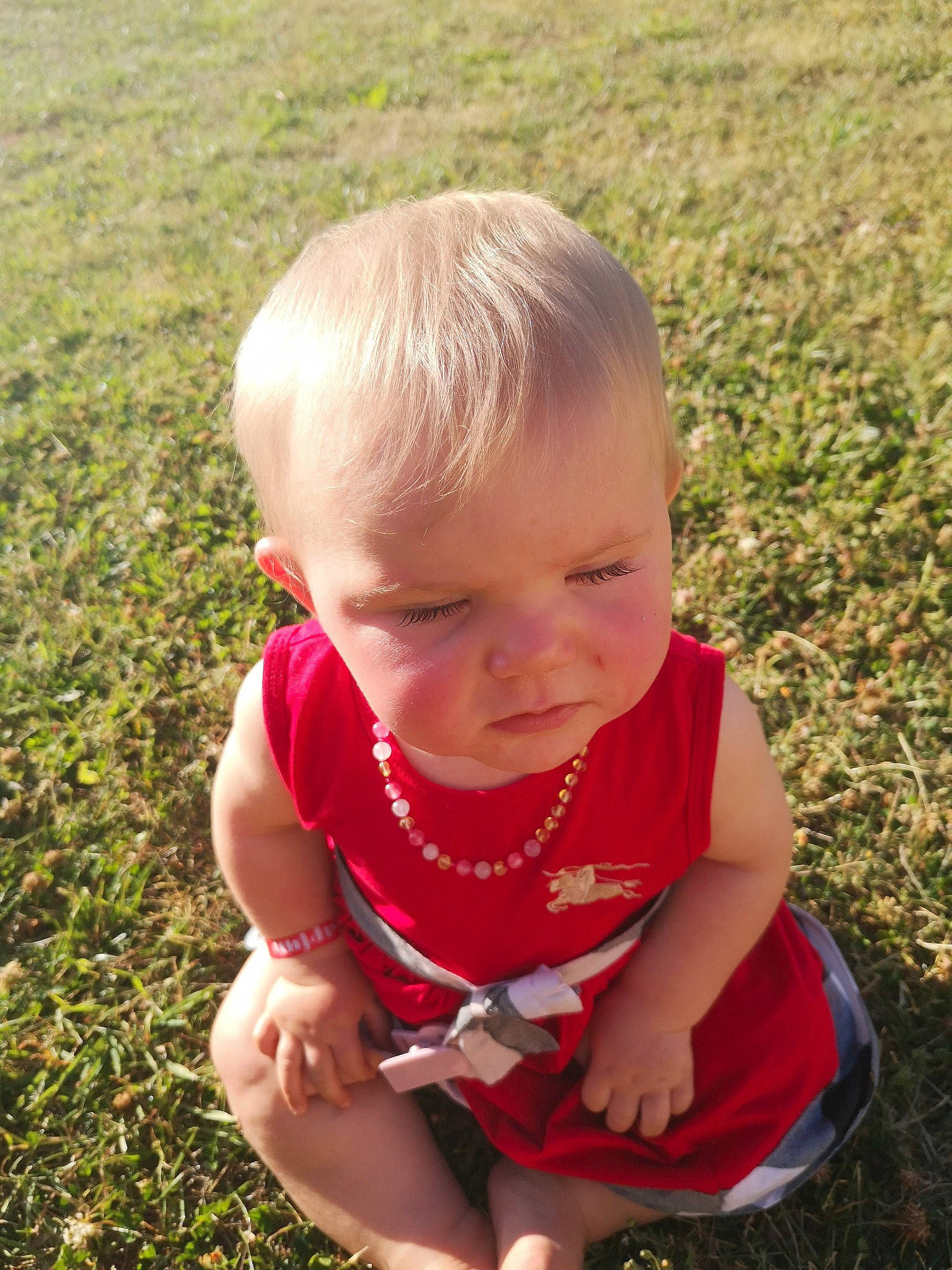 Candice a rejoint le concours — aidez-le/la à gagner de superbes lots ! baby, child, grass, grass_family, person, plant, play, skin, smile, summer, toddler