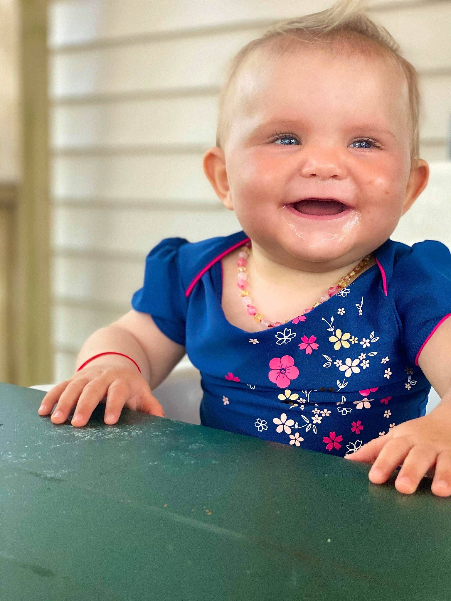 Candice participe au concours pour gagner de l'argent avec cette photo : baby, baby_toddler_clothing, cheek, child, face, facial_expression, fun, happy, head, joy, leisure, person, play, sitting, skin, smile, toddler, tummy_time