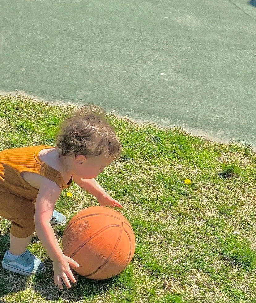Kingston joined the competition — help win amazing prizes! ball, ball_game, basketball, child, fun, grass, grassland, leisure, people_in_nature, person, plant, play, player, recreation, shorts, sports, sports_equipment, sports_toy, squash, toddler