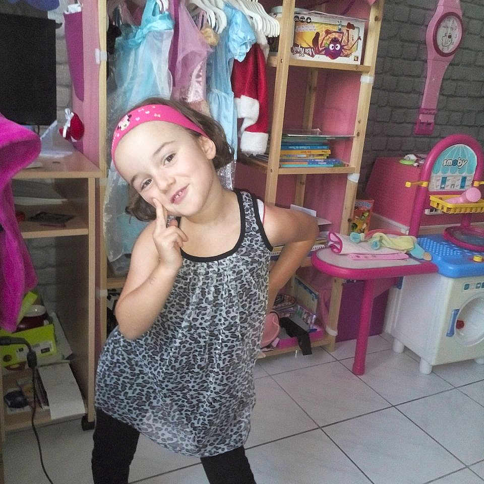 Louna participe au concours pour gagner de l'argent avec cette photo :