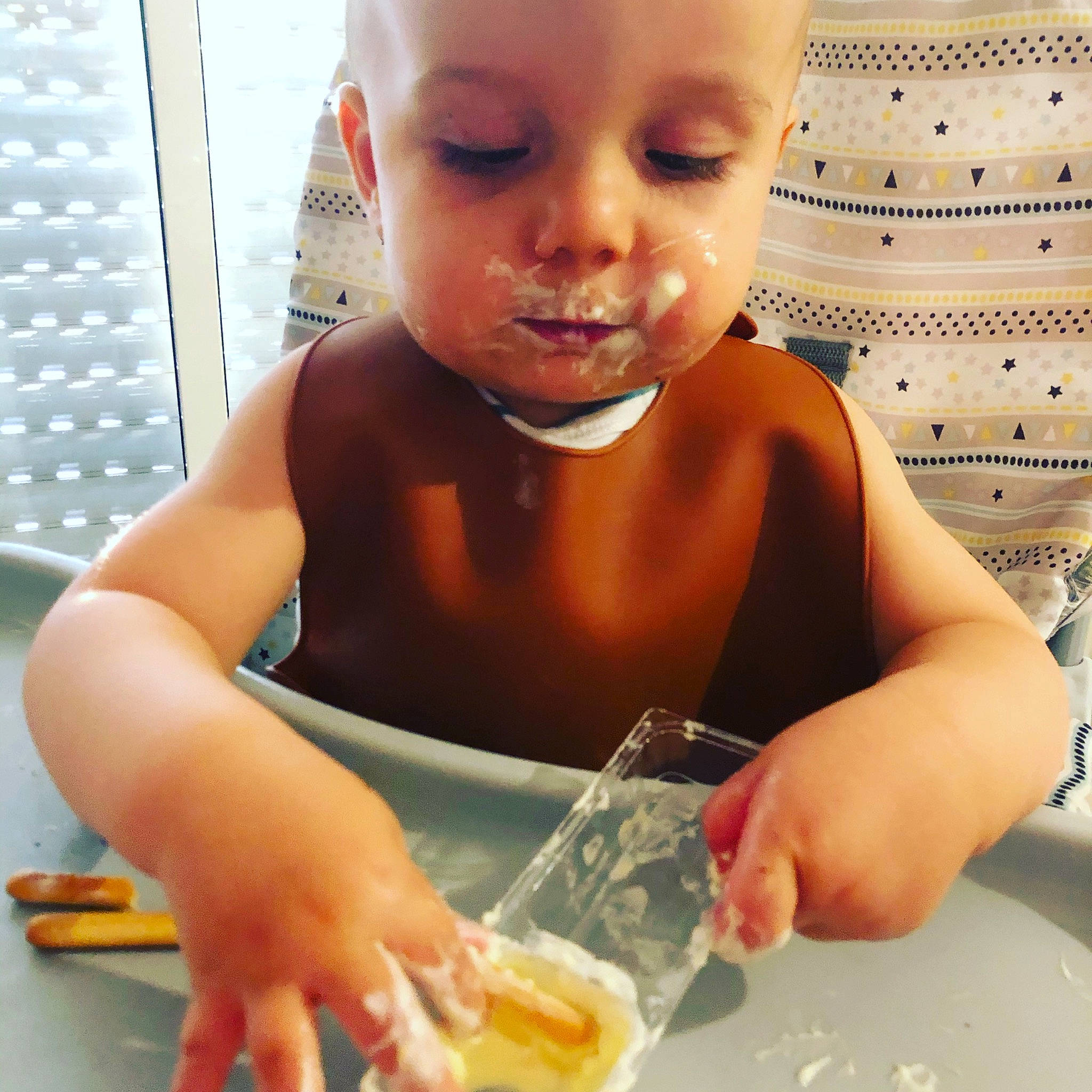 Keylian participe au concours pour gagner de l'argent avec cette photo : baby, breakfast, child, comfort_food, eating, food, lunch, meal, person, toddler