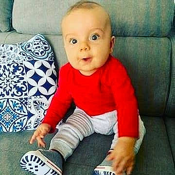 Keylian participe au concours pour gagner de l'argent avec cette photo : baby, baby_products, baby_toddler_clothing, baby_toys, child, person, play, product, sitting, toddler, tummy_time