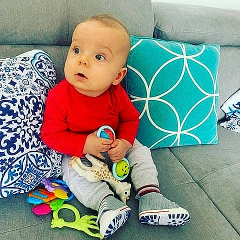 Keylian a rejoint le concours — aidez-le/la à gagner de superbes lots ! baby, baby_products, baby_sleeping, baby_toddler_clothing, child, cool, head, person, play, product, room, shoe, sitting, sleeve, surprise, toddler, tummy_time