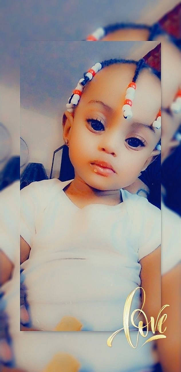 Royal is registered to the contest to win money with this photo: baby, blond, cap, child, doll, electric_blue, eyebrow, eyelash, fashion_accessory, fashion_design, flash_photography, happy, headband, headpiece, iris, lip, neck, person, skin, toddler