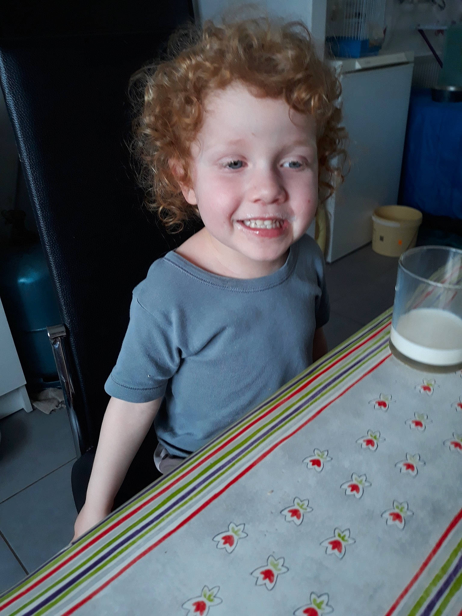 Nicolas participe au concours pour gagner de l'argent avec cette photo : child, joy, person, smile, toddler