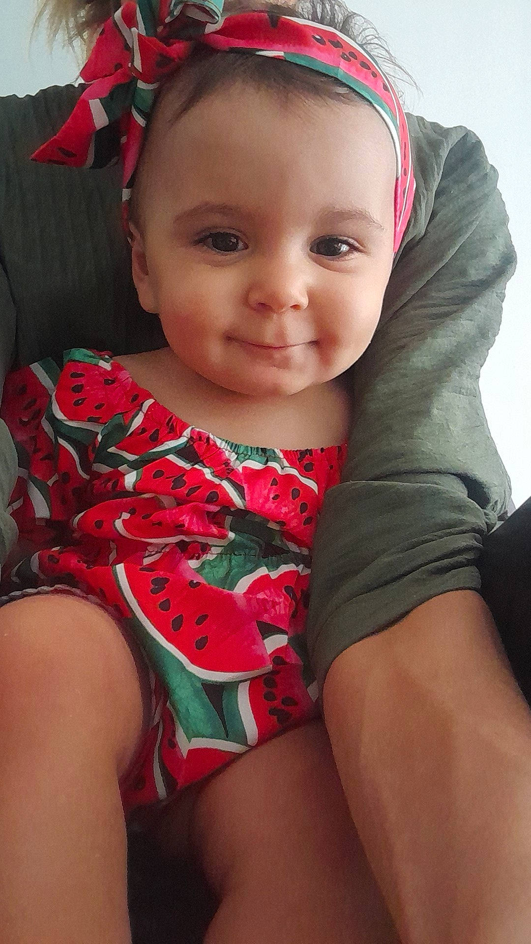 Ana-liyah participe au concours pour gagner de l'argent avec cette photo : baby_toddler_clothing, cheek, child, chin, cool, eye, face, facial_expression, happy, lip, neck, organ, people, person, pink, red, skin, sleeve, smile, thigh