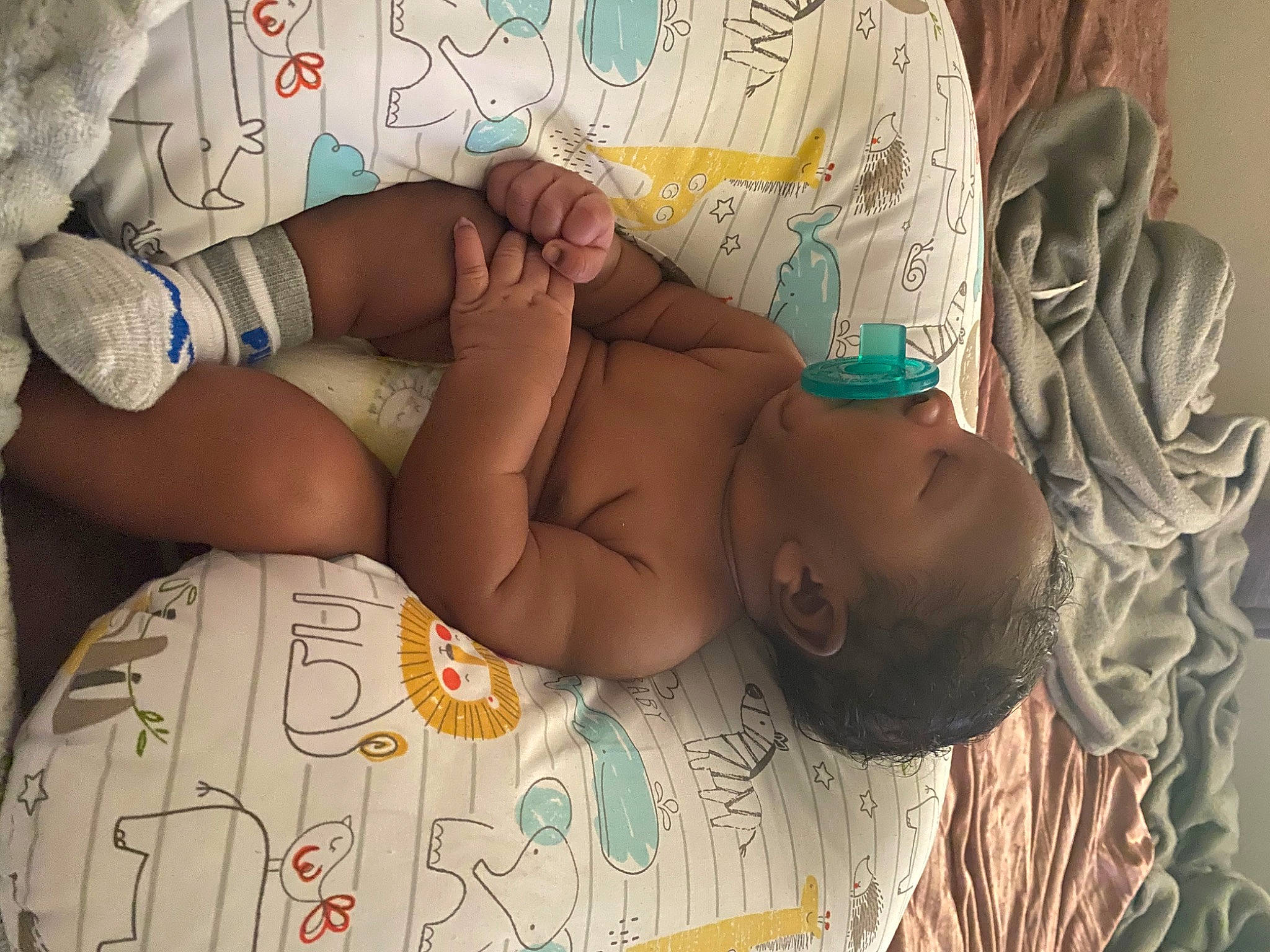 Knowledge is registered to the contest to win money with this photo: arm, baby, birth, child, hand, person, toddler