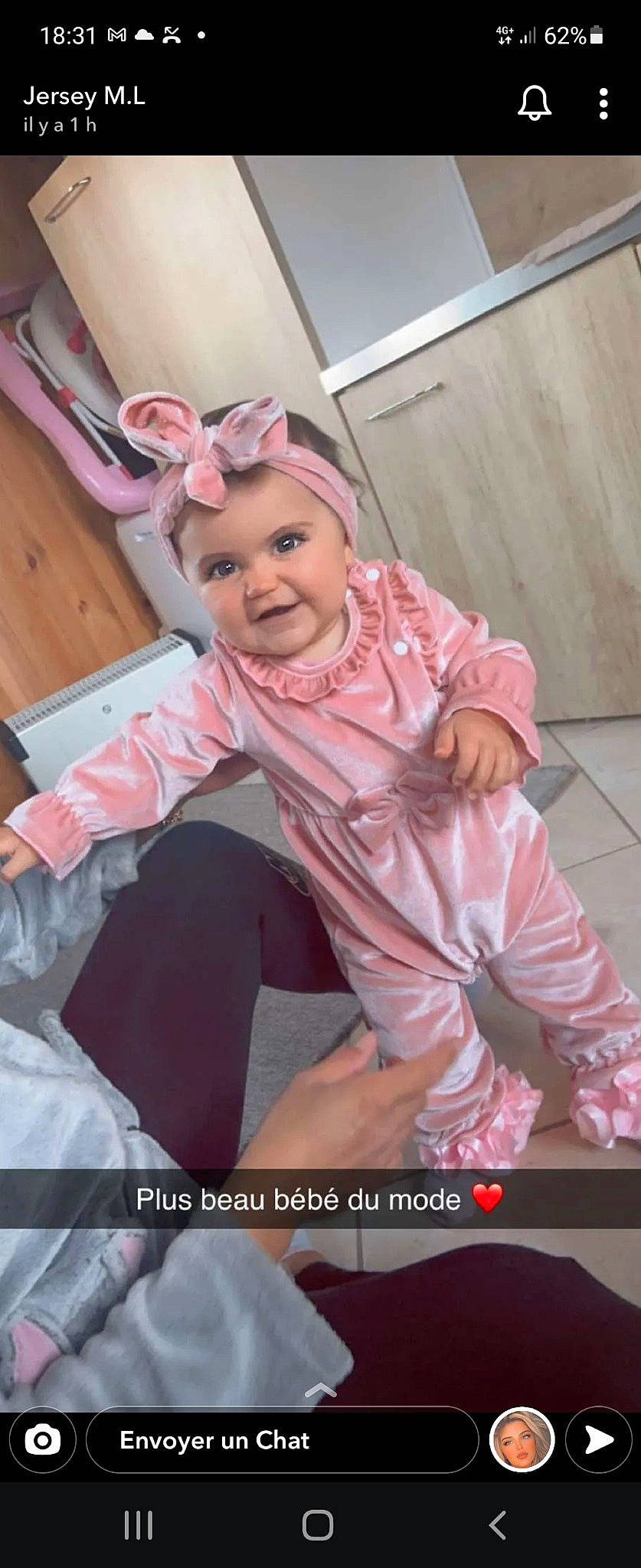 Mercedes a rejoint le concours — aidez-le/la à gagner de superbes lots ! baby, baby_toddler_clothing, child, comfort, costume, event, flooring, fun, gesture, happy, headwear, leisure, linens, magenta, muscle, person, pink, play, sitting, smile