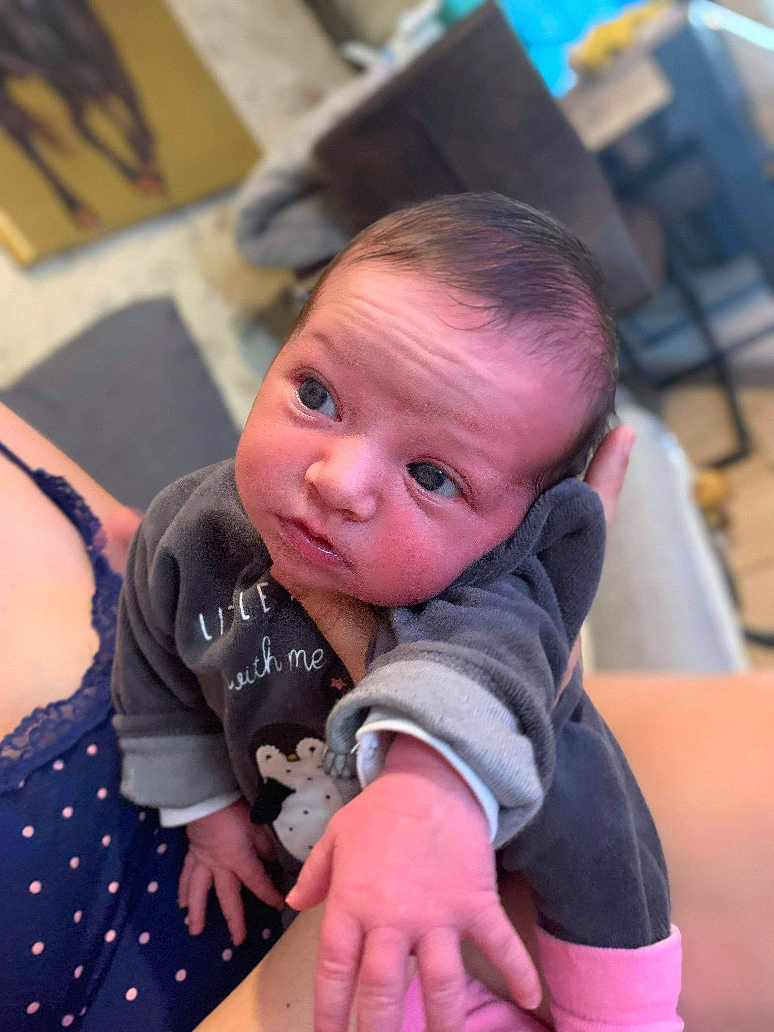 Hilona a rejoint le concours — aidez-le/la à gagner de superbes lots ! baby, cheek, child, finger, hand, person, skin, toddler