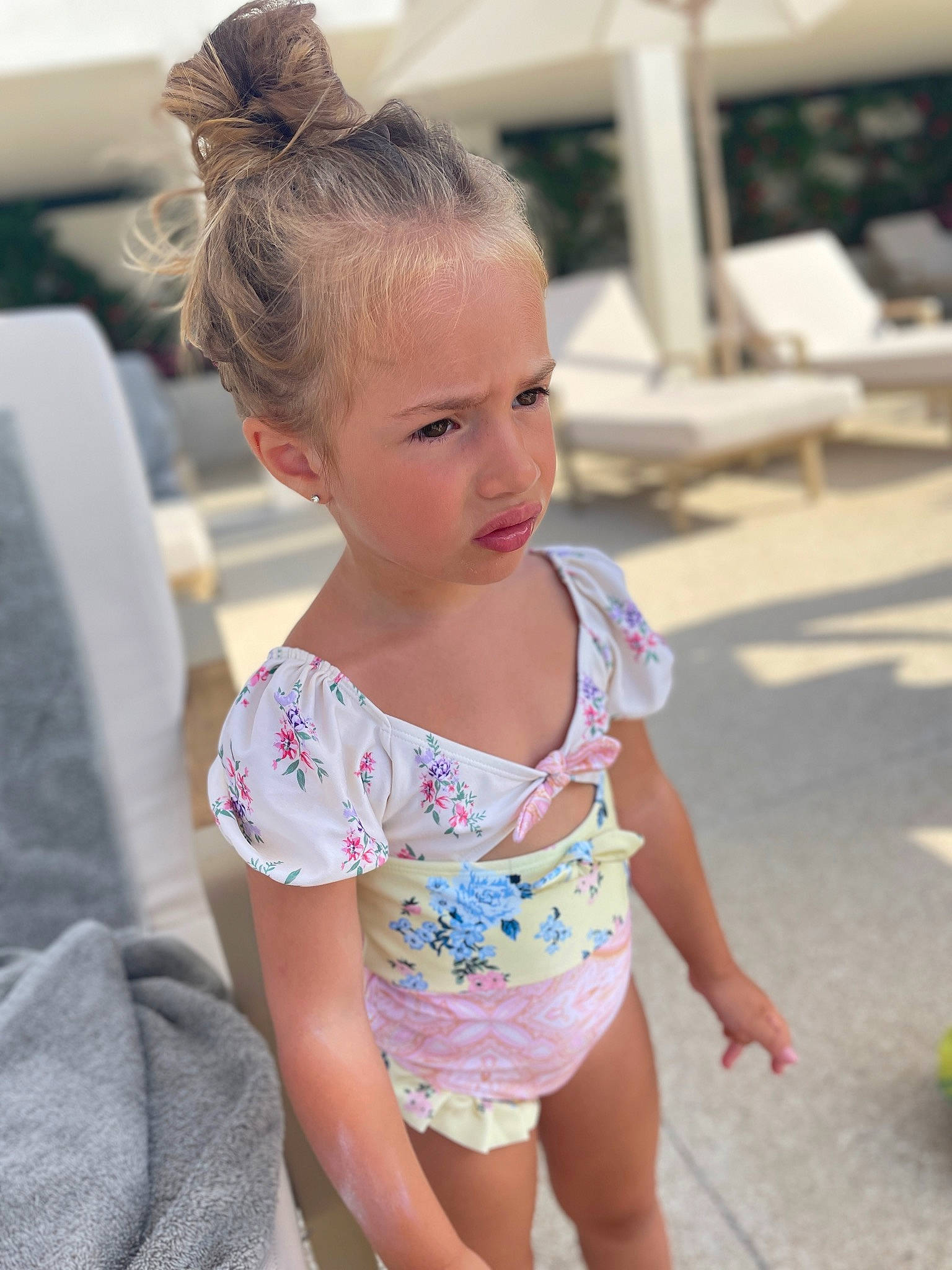 Lyel participe au concours pour gagner de l'argent avec cette photo : baby, baby_toddler_clothing, beauty, child, eye, face, hair, happy, iris, joint, leg, leisure, neck, person, shoulder, skin, summer, thigh, toddler, trunk