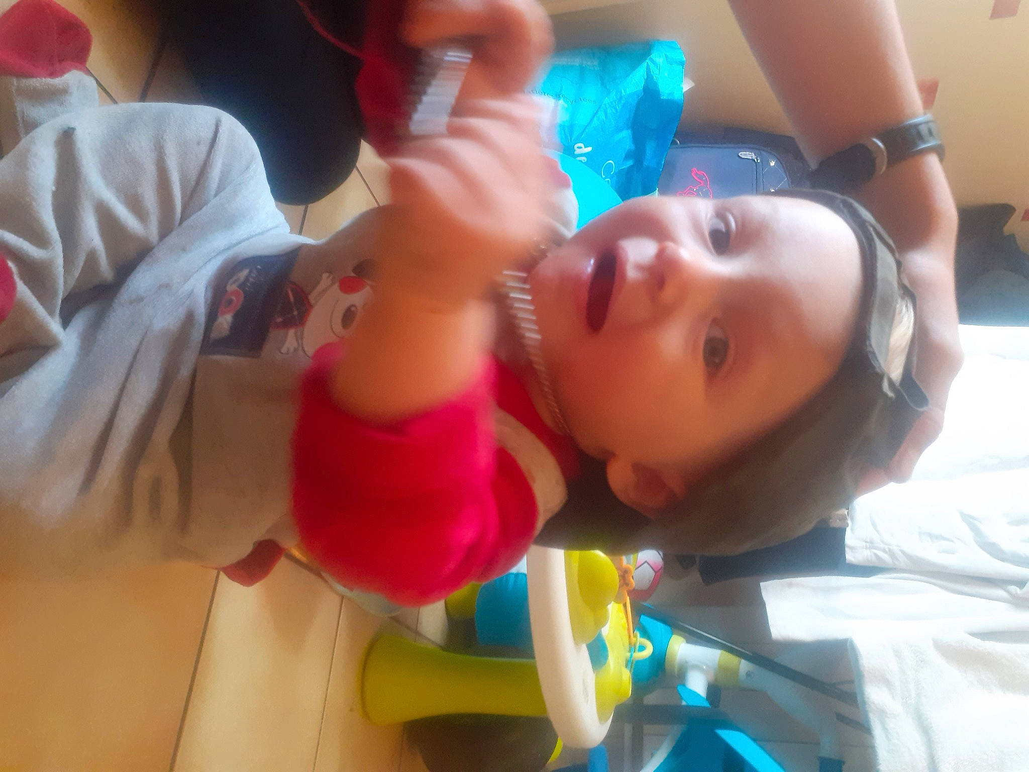 Daymon a rejoint le concours — aidez-le/la à gagner de superbes lots ! baby, birth, cheek, child, finger, fun, headwear, lip, mouth, neck, nose, person, play, selfie, skin, toddler