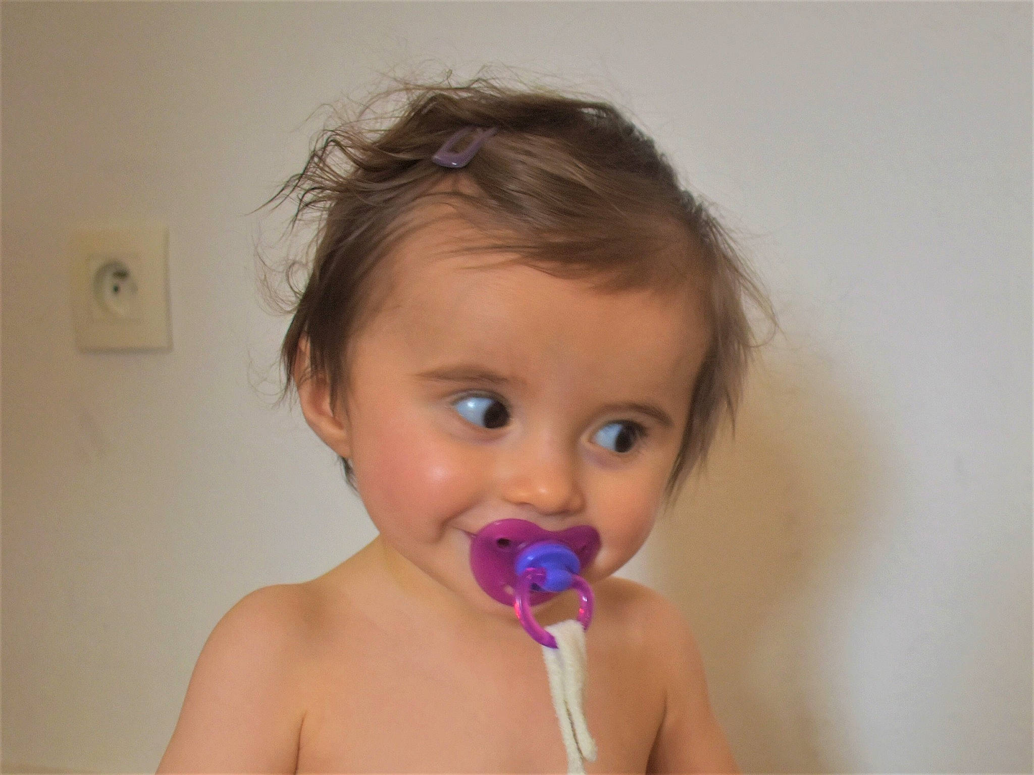 Elysa a rejoint le concours — aidez-le/la à gagner de superbes lots ! bathing, beauty, cheek, child, chin, eye, eyebrow, face, forehead, hair, hairstyle, head, lip, mouth, neck, nose, organ, person, shoulder, skin