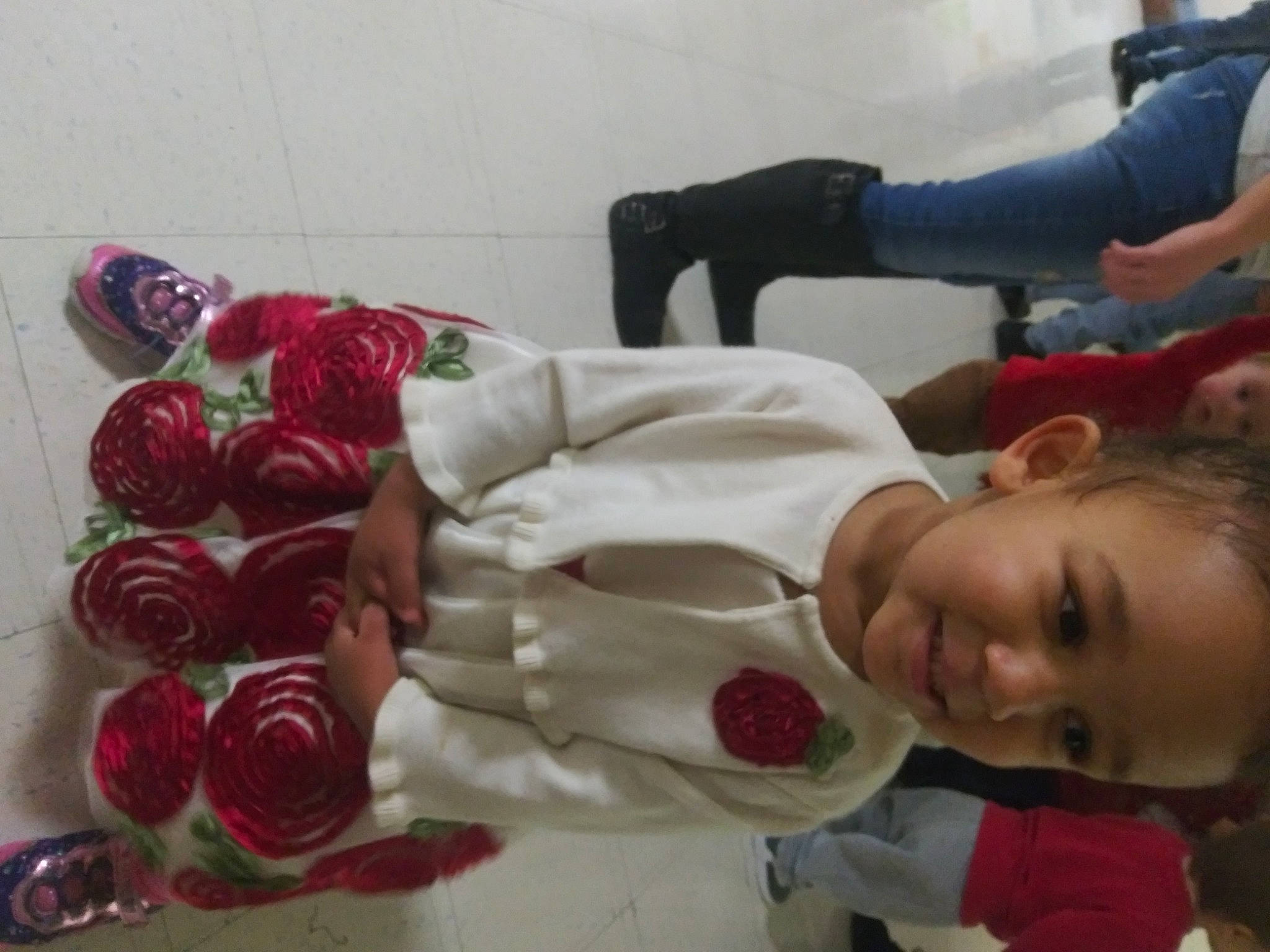 Kay'Leigh is registered to the contest to win money with this photo: child, person, plant