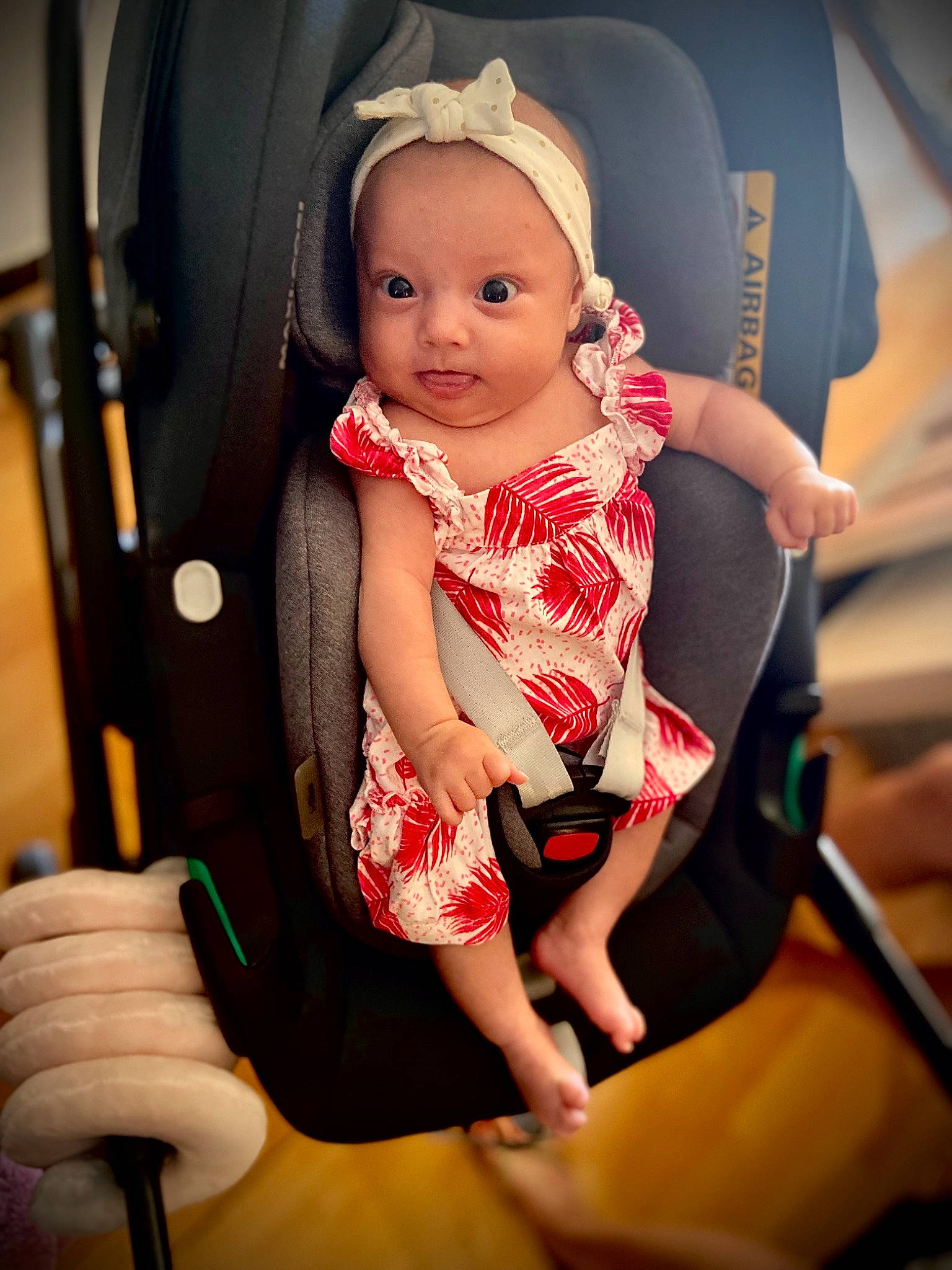 Meylena a rejoint le concours — aidez-le/la à gagner de superbes lots ! arm, baby, baby_carriage, baby_safety, baby_toddler_clothing, beauty, car_seat, cheek, child, comfort, finger, human_body, human_leg, nail, person, product, seat_belt, skin, snapshot, thigh