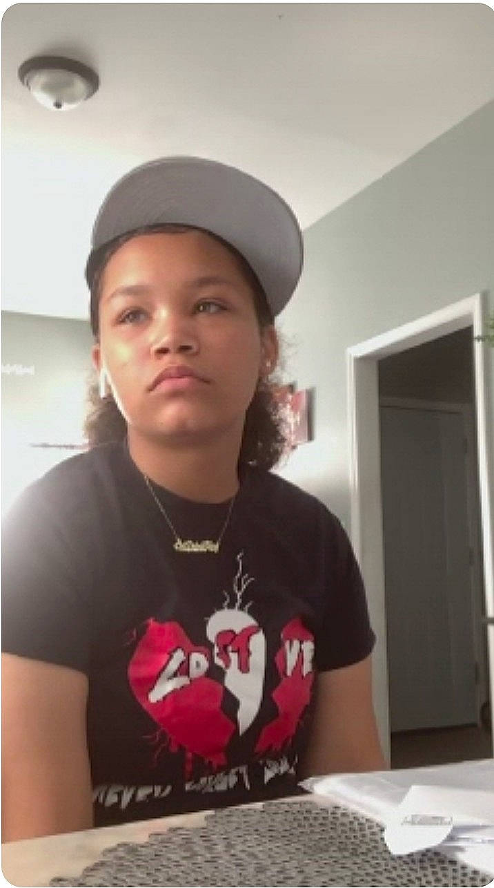 Akiara is registered to the contest to win money with this photo: active_shirt, baseball_cap, cap, carmine, chin, cool, door, elbow, eyebrow, eyewear, fashion_accessory, forehead, fun, hairstyle, lip, mouth, person, room, selfie, sleeve