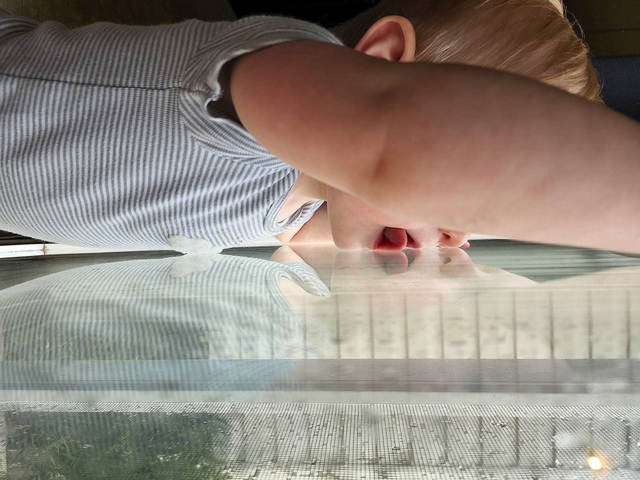 Christian is registered to the contest to win money with this photo: arm, beauty, dress_shirt, elbow, finger, flooring, foot, gesture, hand, human, human_body, human_leg, joint, mesh, nail, product, sleeve, textile, thumb, wrist