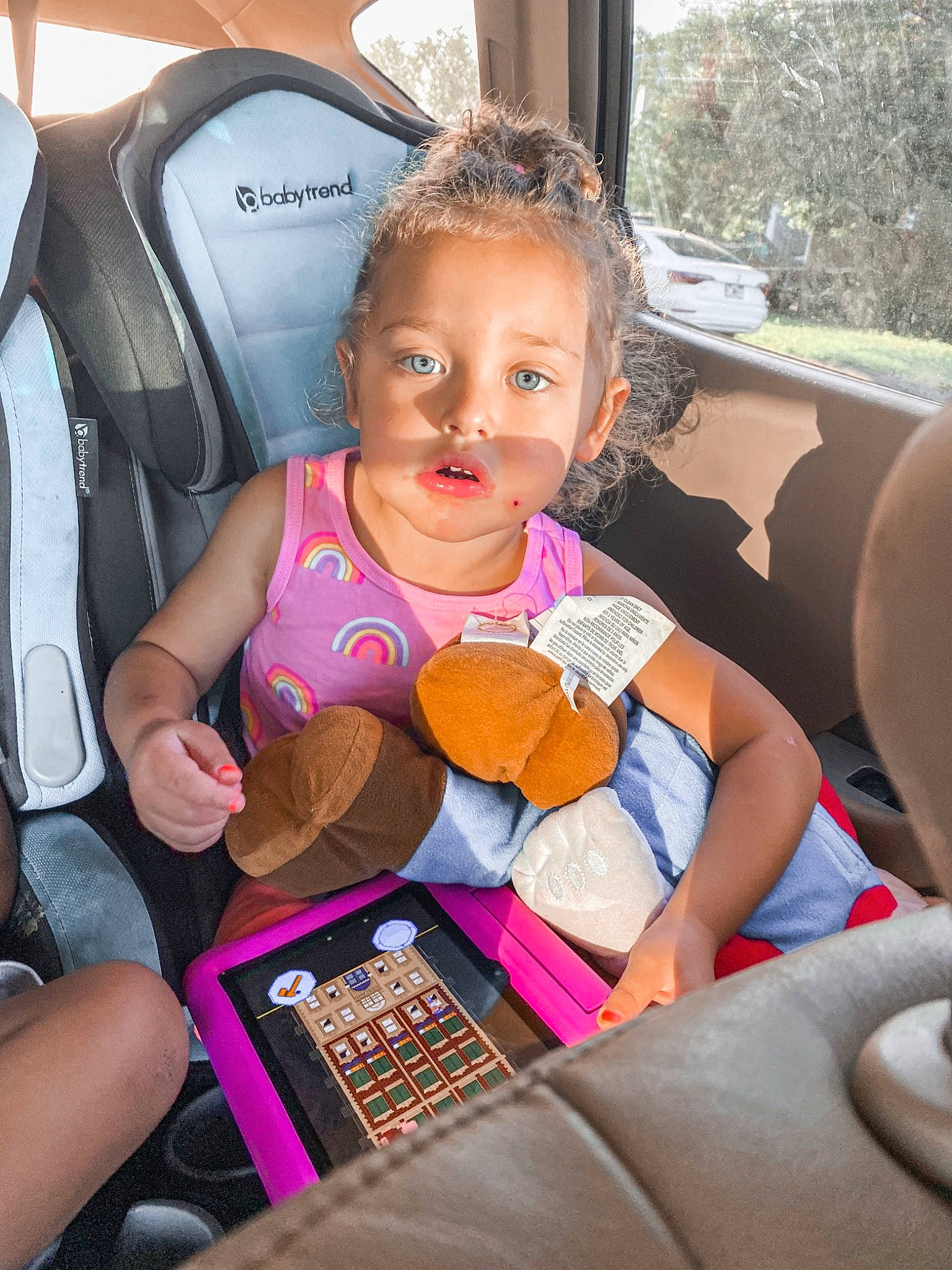 Jaelynn is registered to the contest to win money with this photo: auto_part, baby_carriage, car_seat, child, comfort, fun, happy, human_leg, lap, leisure, mammal, motor_vehicle, person, recreation, sharing, skin, summer, thigh, thumb, toddler