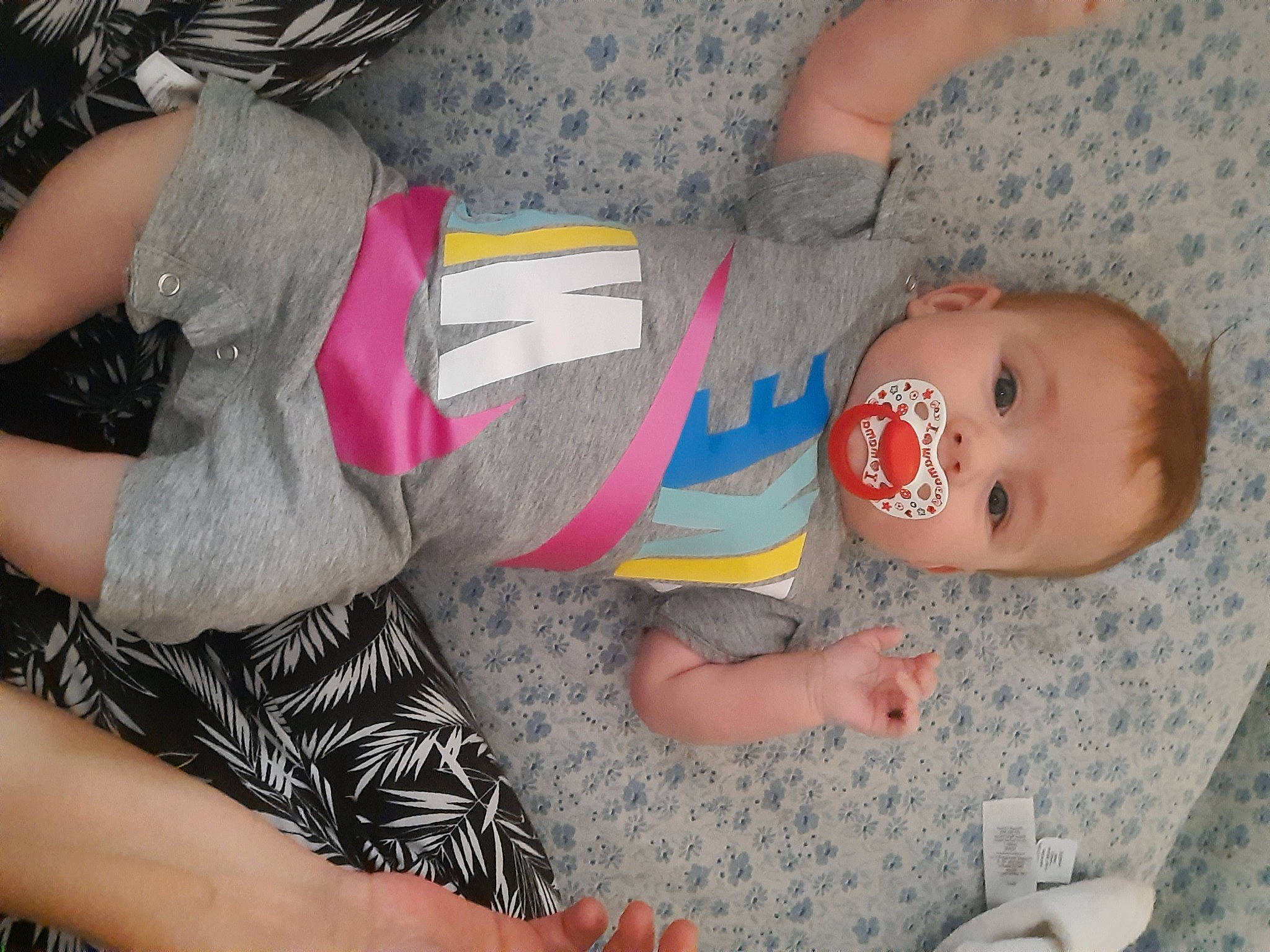 Elyana participe au concours pour gagner de l'argent avec cette photo : baby, child, finger, person, toddler