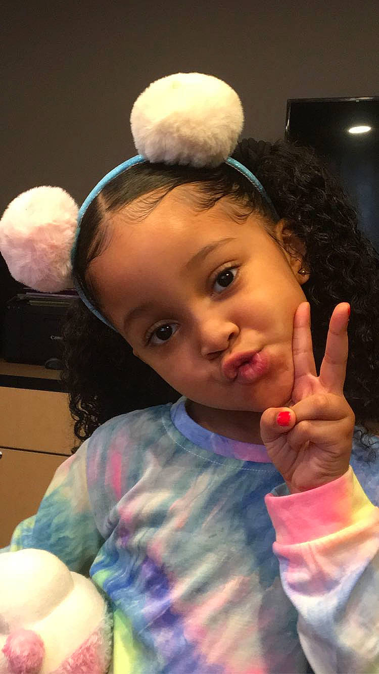 Robyn joined the competition — help win amazing prizes! cheek, ear, eye, eyebrow, eyelash, face, facial_expression, finger, forehead, fun, gesture, hairstyle, happy, human_body, iris, lip, nose, people, person, skin