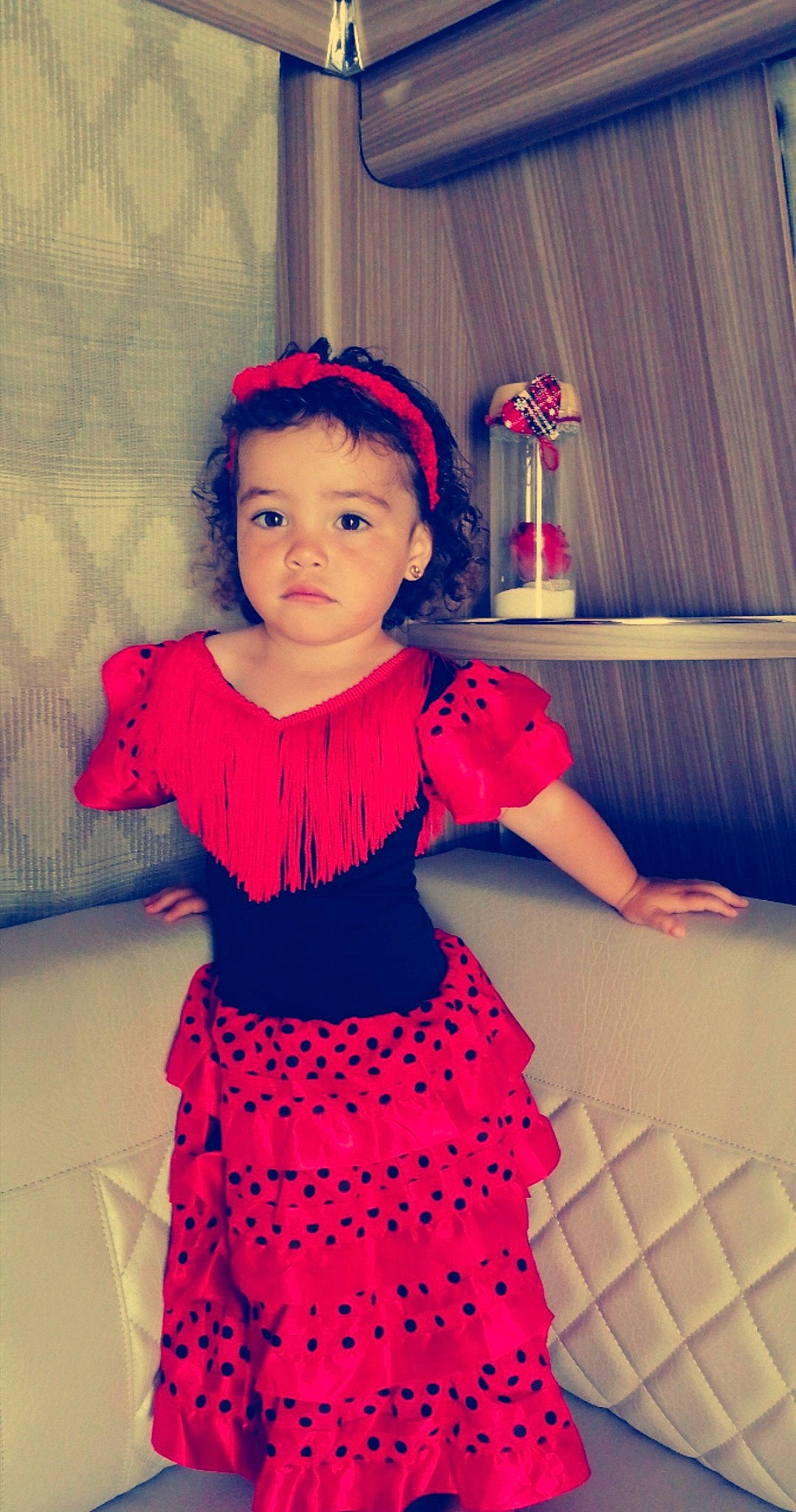 Kenzy a rejoint le concours — aidez-le/la à gagner de superbes lots ! arm, baby_toddler_clothing, child, day_dress, electric_blue, fashion_design, flash_photography, happy, magenta, one_piece_garment, pattern, person, pink, purple, red, shoulder, sleeve, standing, toddler, trunk