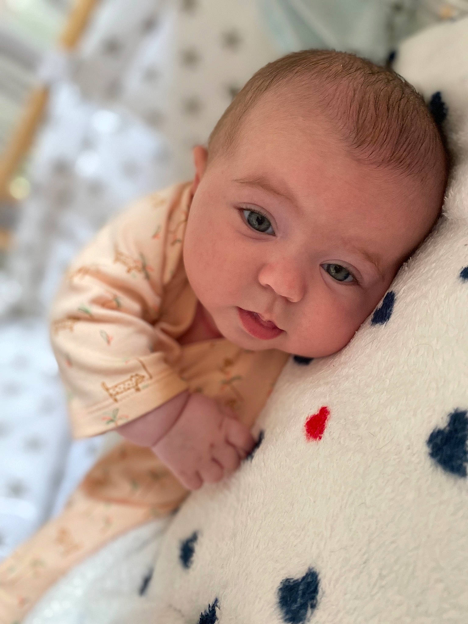 Lucie a rejoint le concours — aidez-le/la à gagner de superbes lots ! baby, baby_toddler_clothing, cheek, chin, collar, comfort, eye, eyebrow, face, head, iris, lip, mouth, nose, person, skin, sleeve, smile, textile, toddler