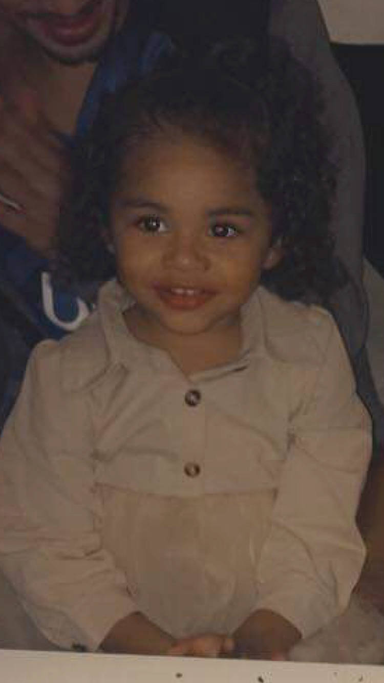 Zayna a rejoint le concours — aidez-le/la à gagner de superbes lots ! afro, baby_toddler_clothing, cheek, child, eye, eyebrow, forehead, fun, hairstyle, happy, human, iris, joy, lip, nose, person, ringlet, skin, sleeve, smile