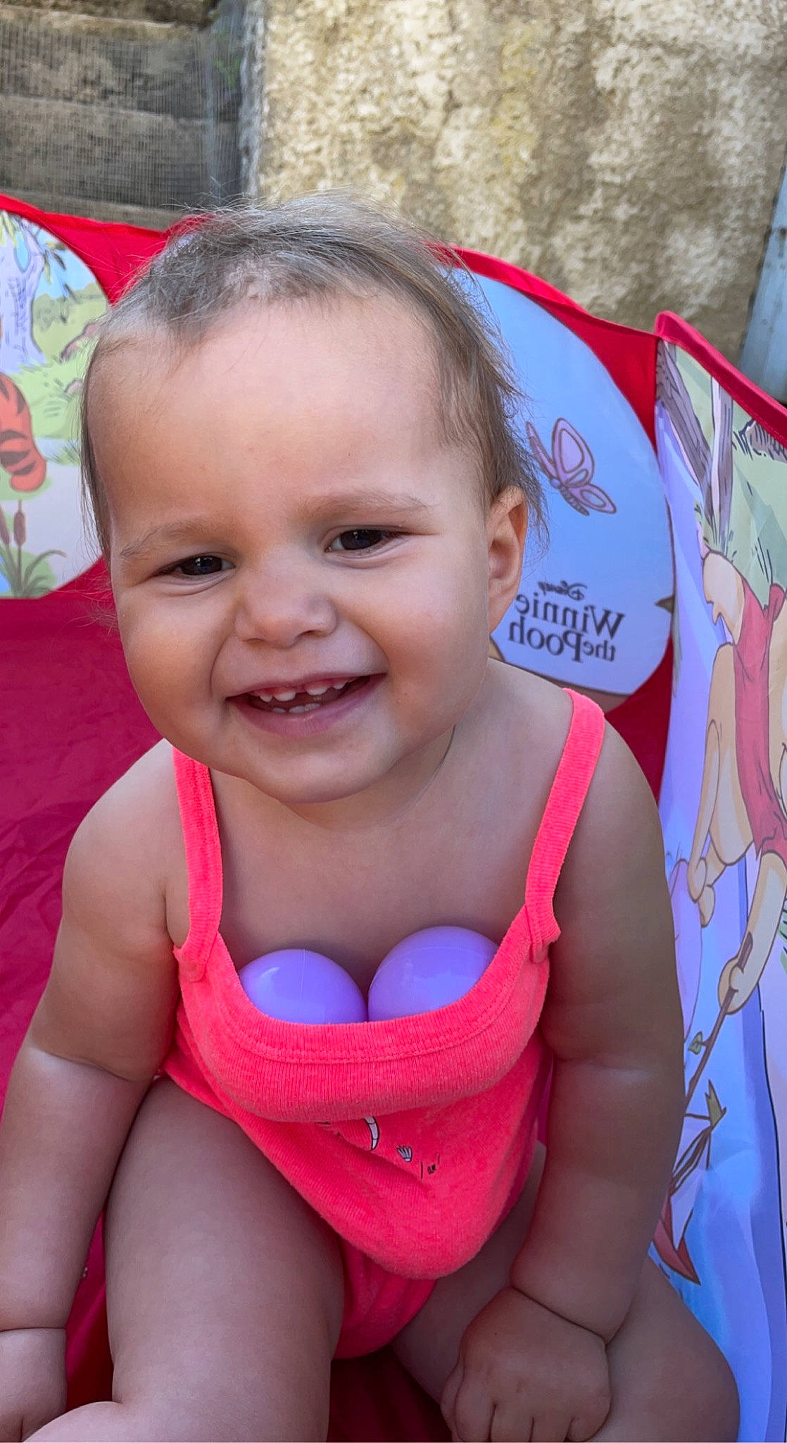 Malïa participe au concours pour gagner de l'argent avec cette photo : baby, baby_toddler_clothing, cheek, chest, eyebrow, facial_expression, happy, human_body, iris, joy, lip, mouth, neck, nose, organ, person, pink, red, shoulder, skin