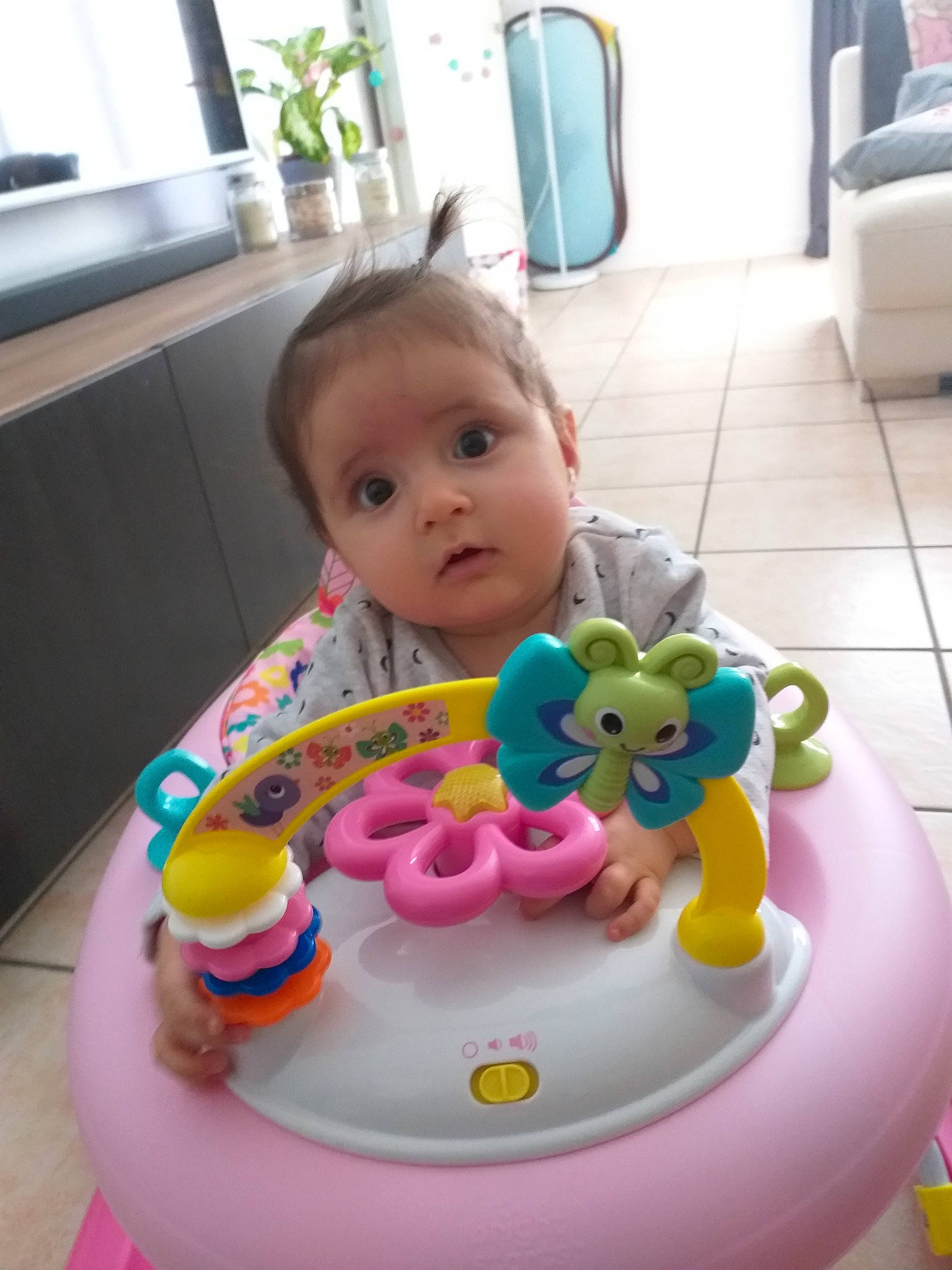 Kaly participe au concours pour gagner de l'argent avec cette photo : baby, baked_goods, birthday, birthday_cake, buttercream, cake, cake_decorating, child, dessert, fondant, food, icing, person, play, royal_icing, sugar_paste, surprise, sweetness, toddler