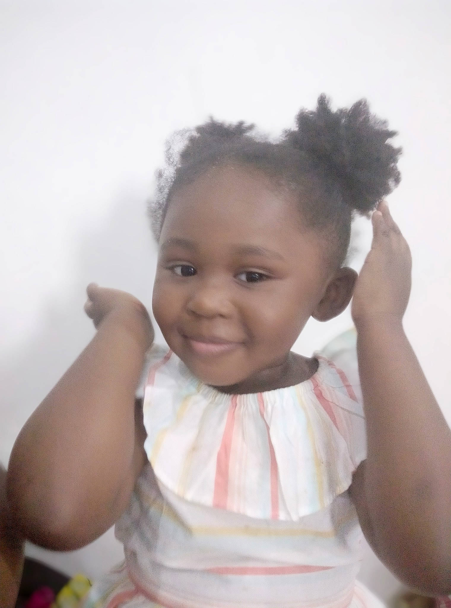 Shaina participe au concours pour gagner de l'argent avec cette photo : baby, black_hair, cheek, child, hair, hair_accessory, hairstyle, joy, neck, person, toddler