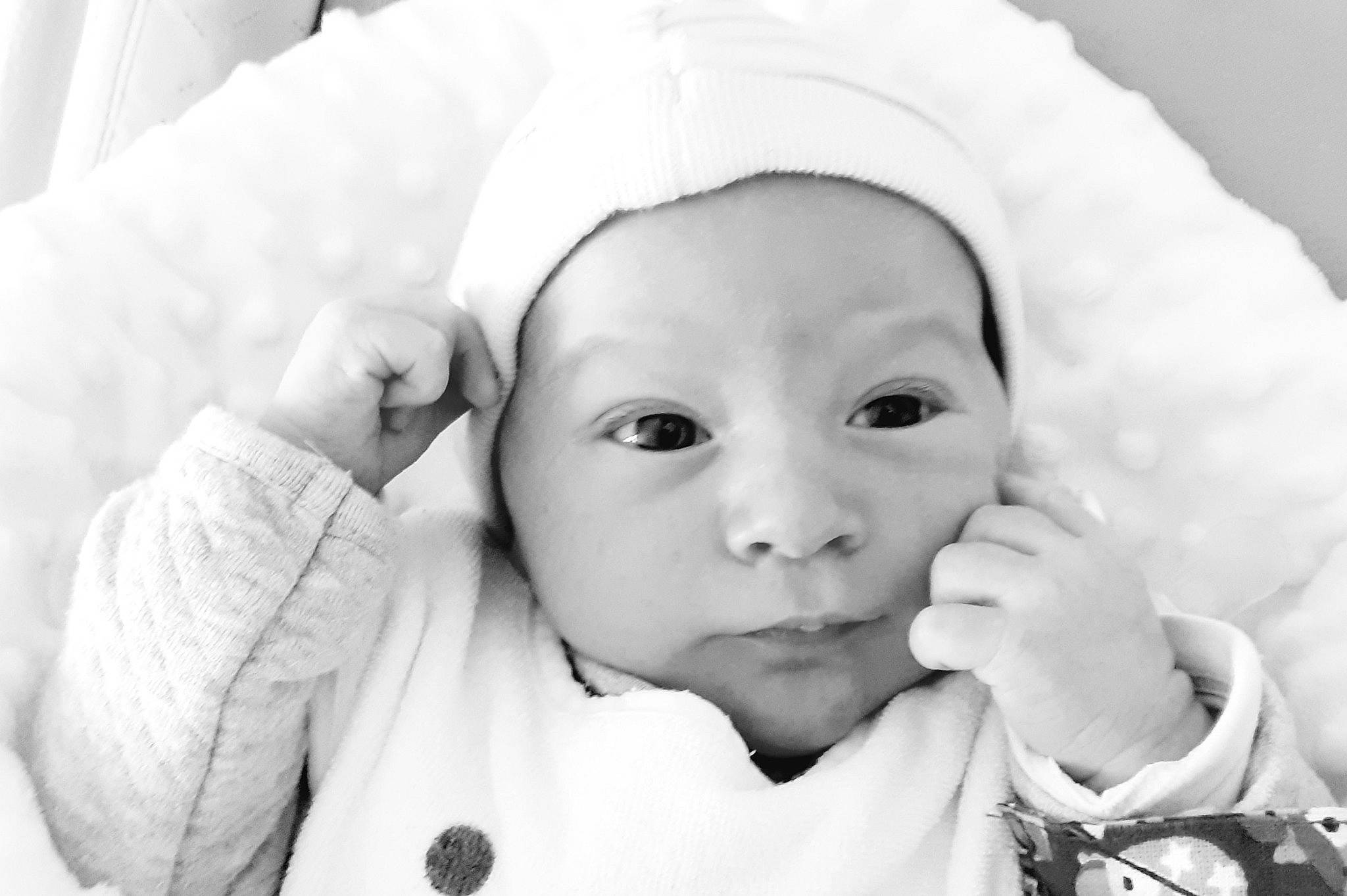 Gabriel participe au concours pour gagner de l'argent avec cette photo : black, black_and_white, cheek, comfort, eyebrow, face, facial_expression, gesture, hand, happy, human, lip, mouth, nose, organ, outerwear, person, photograph, skin, sleeve