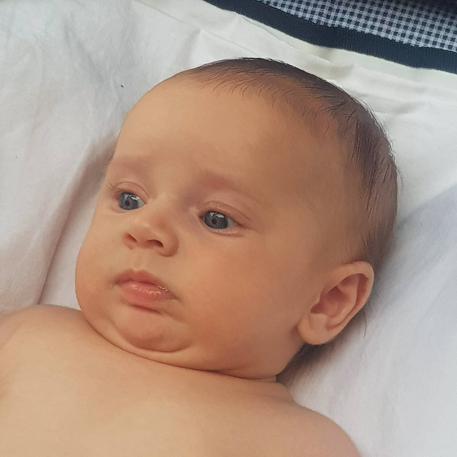 Charlize a rejoint le concours — aidez-le/la à gagner de superbes lots ! baby, beauty, cheek, child, chin, close_up, ear, eye, eyebrow, face, forehead, head, iris, lip, mouth, muscle, neck, nose, person, skin