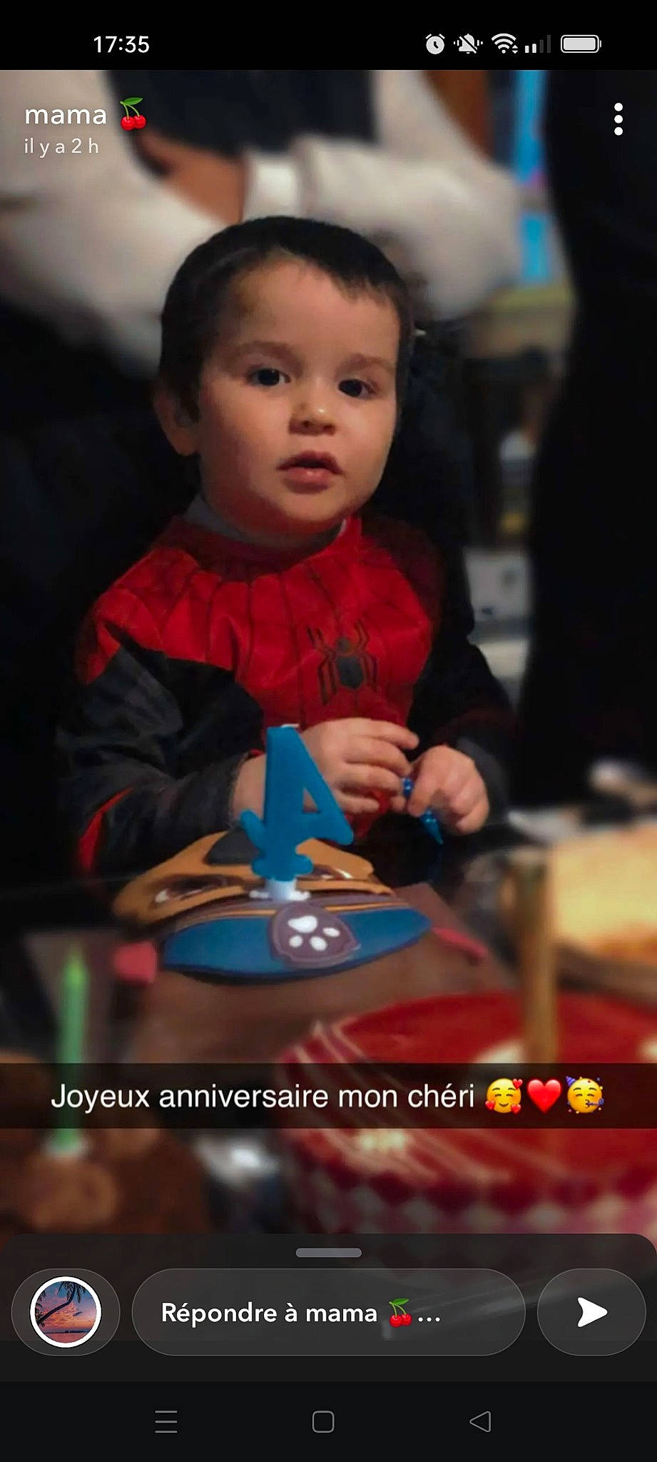 Swan a rejoint le concours — aidez-le/la à gagner de superbes lots ! baby, baby_toddler_clothing, cheek, child, electric_blue, event, flash_photography, fun, happy, person, photo_caption, play, portrait_photography, sitting, toddler, toy, toy_vehicle