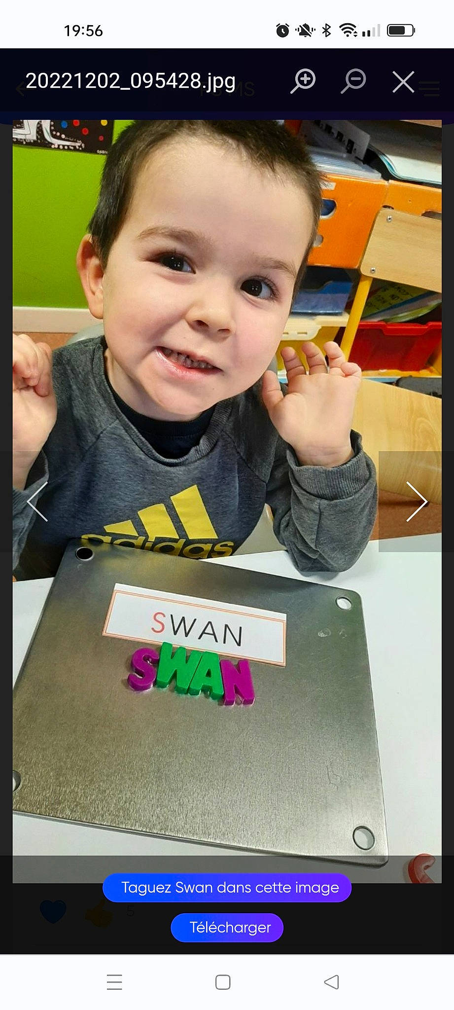 Swan participe au concours pour gagner de l'argent avec cette photo : baby, box, chair, child, child_art, fun, handwriting, happy, learning, paper_product, person, play, room, sharing, smile, snapshot, stationery, t_shirt, thumb, toddler