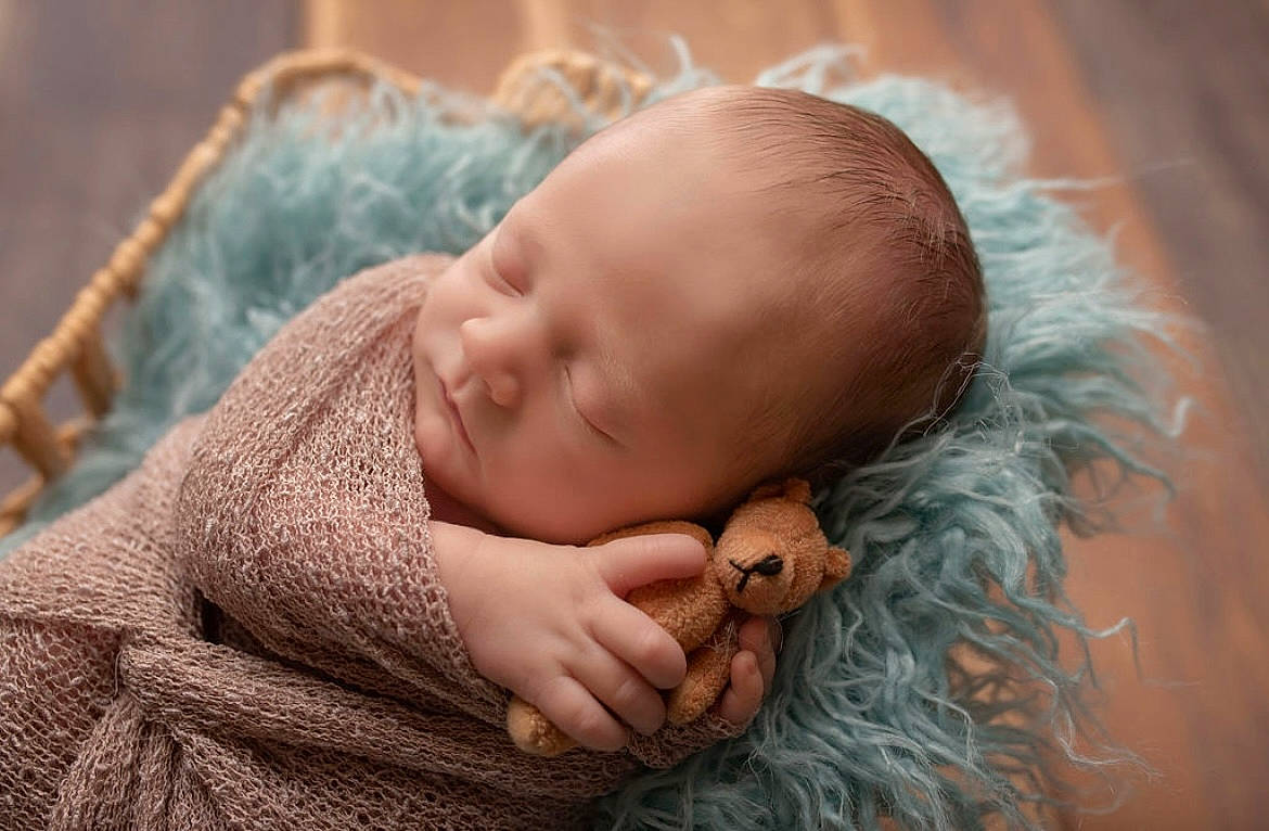 Kannon is registered to the contest to win money with this photo: baby, baby_toddler_clothing, child, comfort, fashion_accessory, fur, grass, happy, iris, jewellery, linens, pattern, person, portrait_photography, skin, sleeve, thread, toddler, wool, woolen