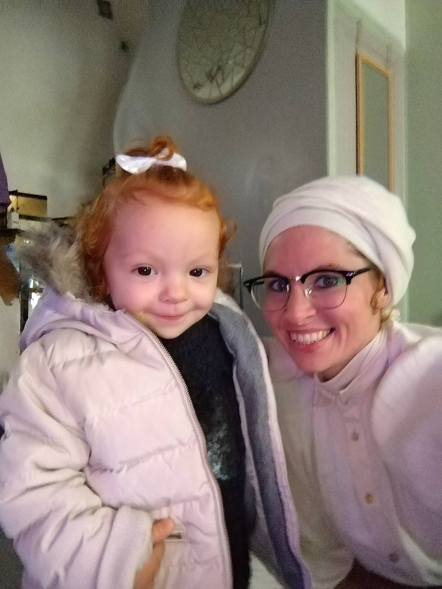 Louisa participe au concours pour gagner de l'argent avec cette photo : blond, ceremony, child, event, eyewear, family, fashion_accessory, formal_wear, fun, fur, happy, headwear, jewellery, joy, laugh, person, purple, room, smile, toddler