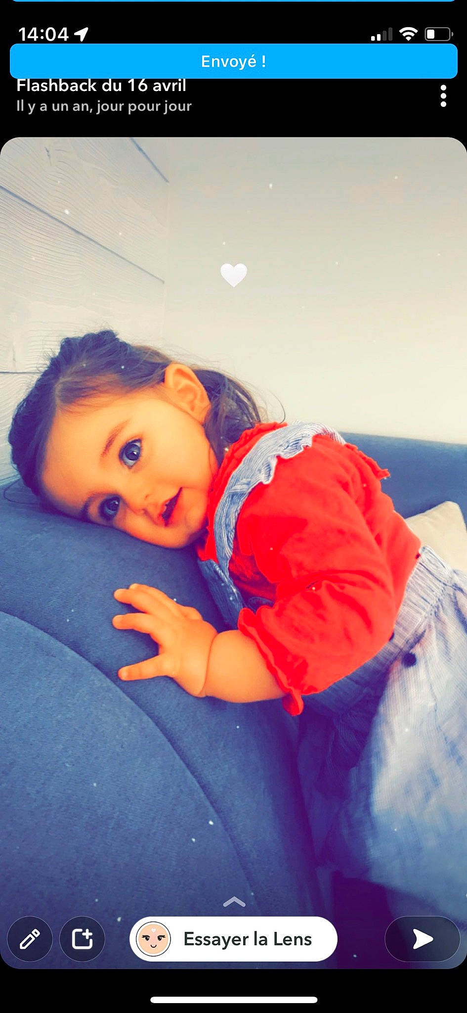 Selena participe au concours pour gagner de l'argent avec cette photo : baby, baby_toddler_clothing, child, cloud, comfort, couch, electric_blue, eye, flash_photography, fun, hair, happy, leisure, orange, person, pumpkin, room, sitting, sky, tints_and_shades